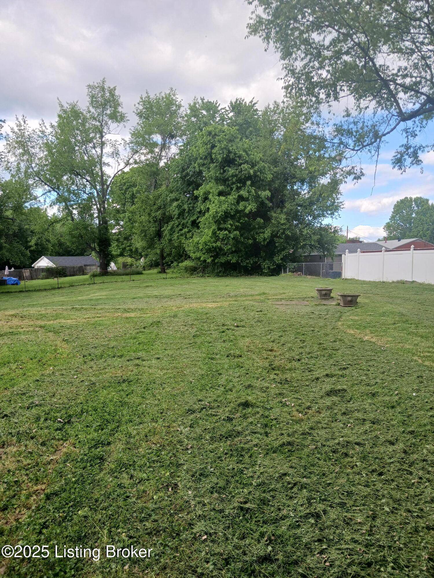 Louisville, KY 40258,7702 Edna M Rd