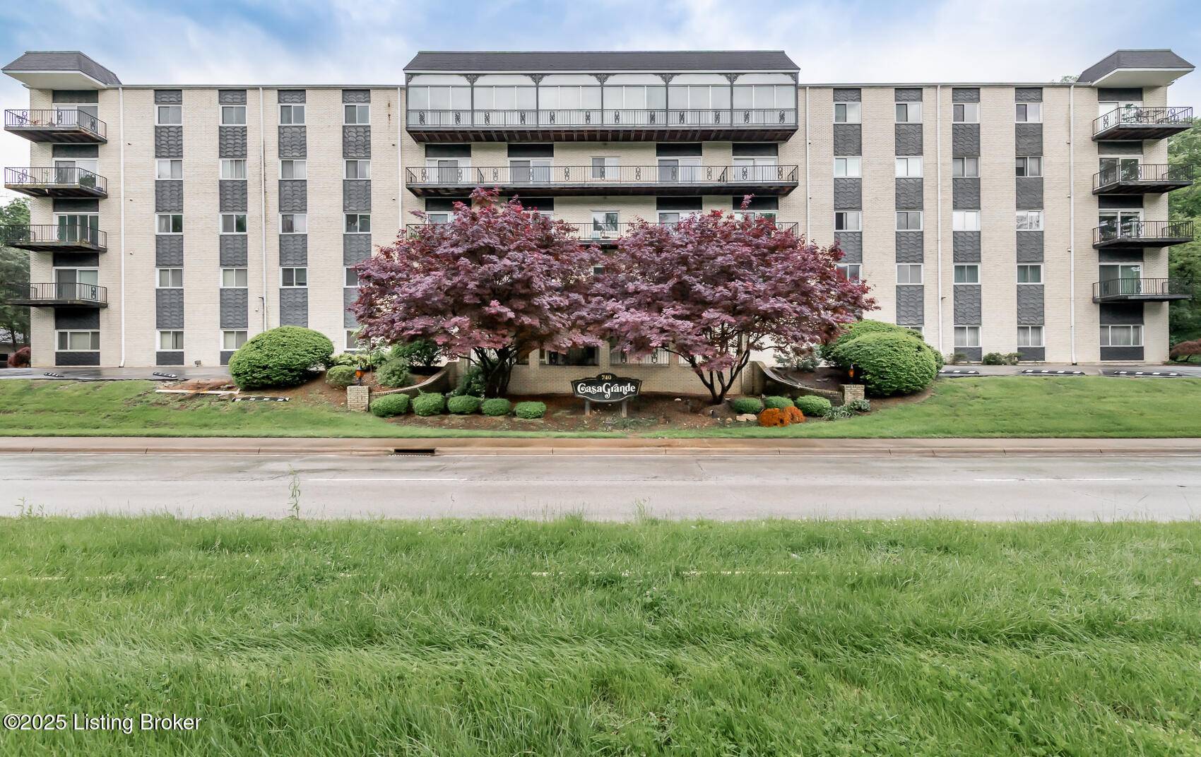 Louisville, KY 40206,740 Zorn Ave #5C