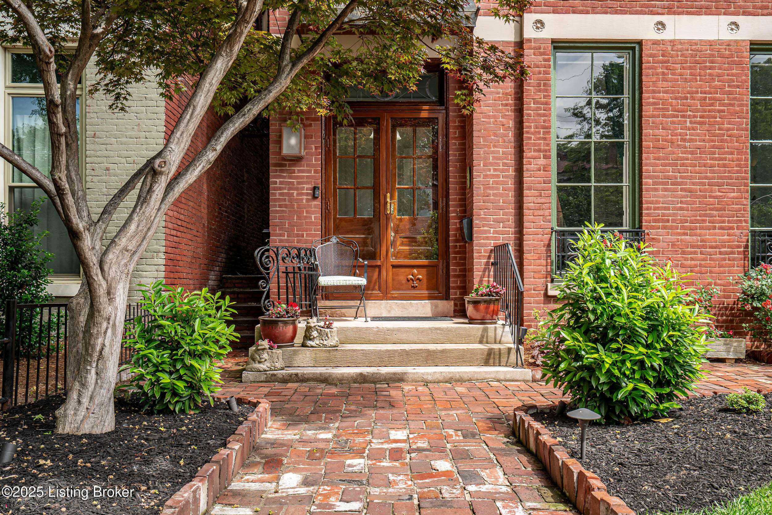 Louisville, KY 40208,1335 S 1st St #1