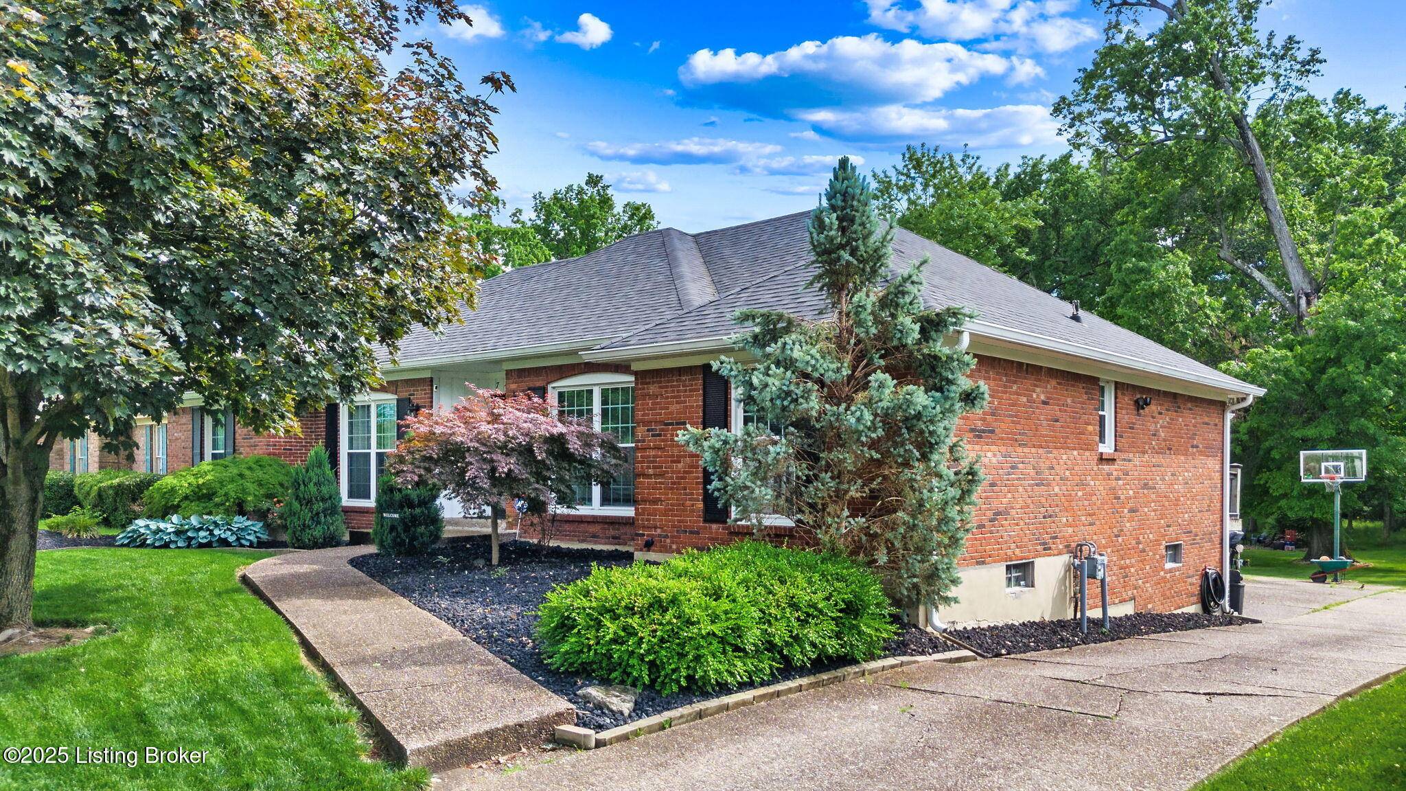 Louisville, KY 40214,7426 Old North Church Rd