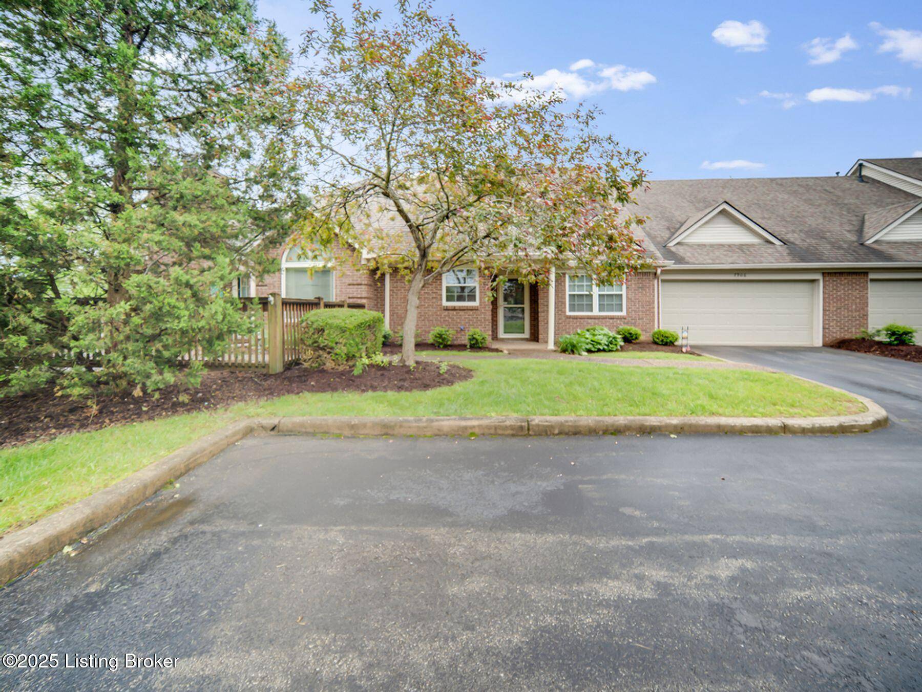 Louisville, KY 40291,7906 Tuckaway Ct