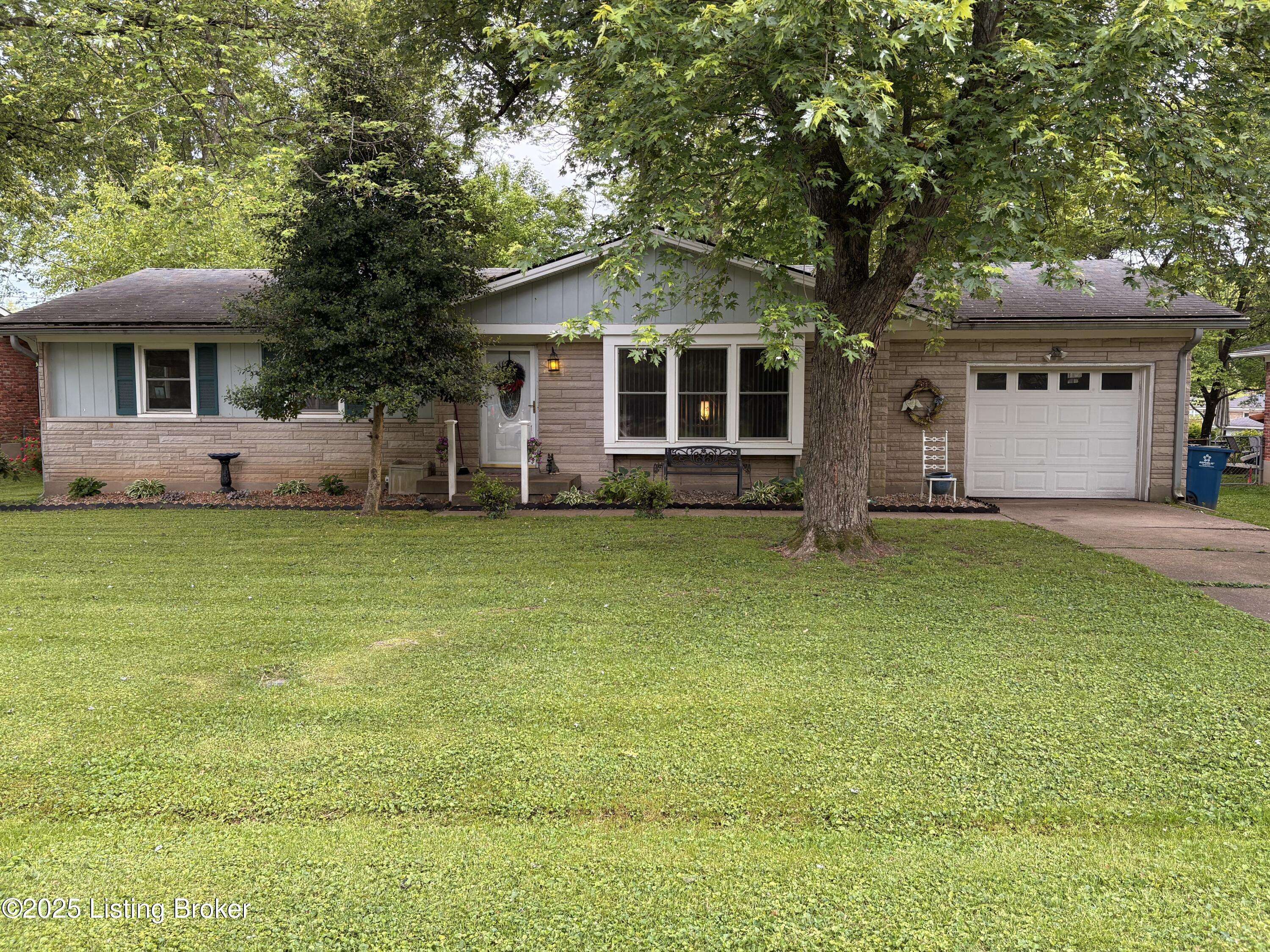 Louisville, KY 40272,4302 Mada WAY