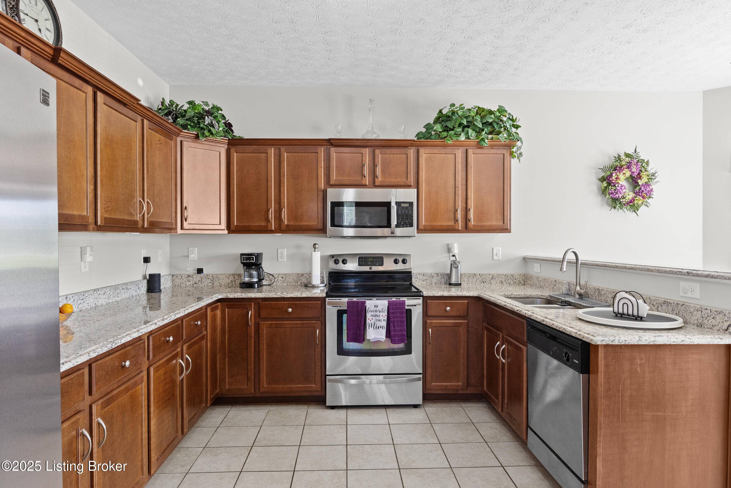 Louisville, KY 40291,10201 Lark Meadow Dr