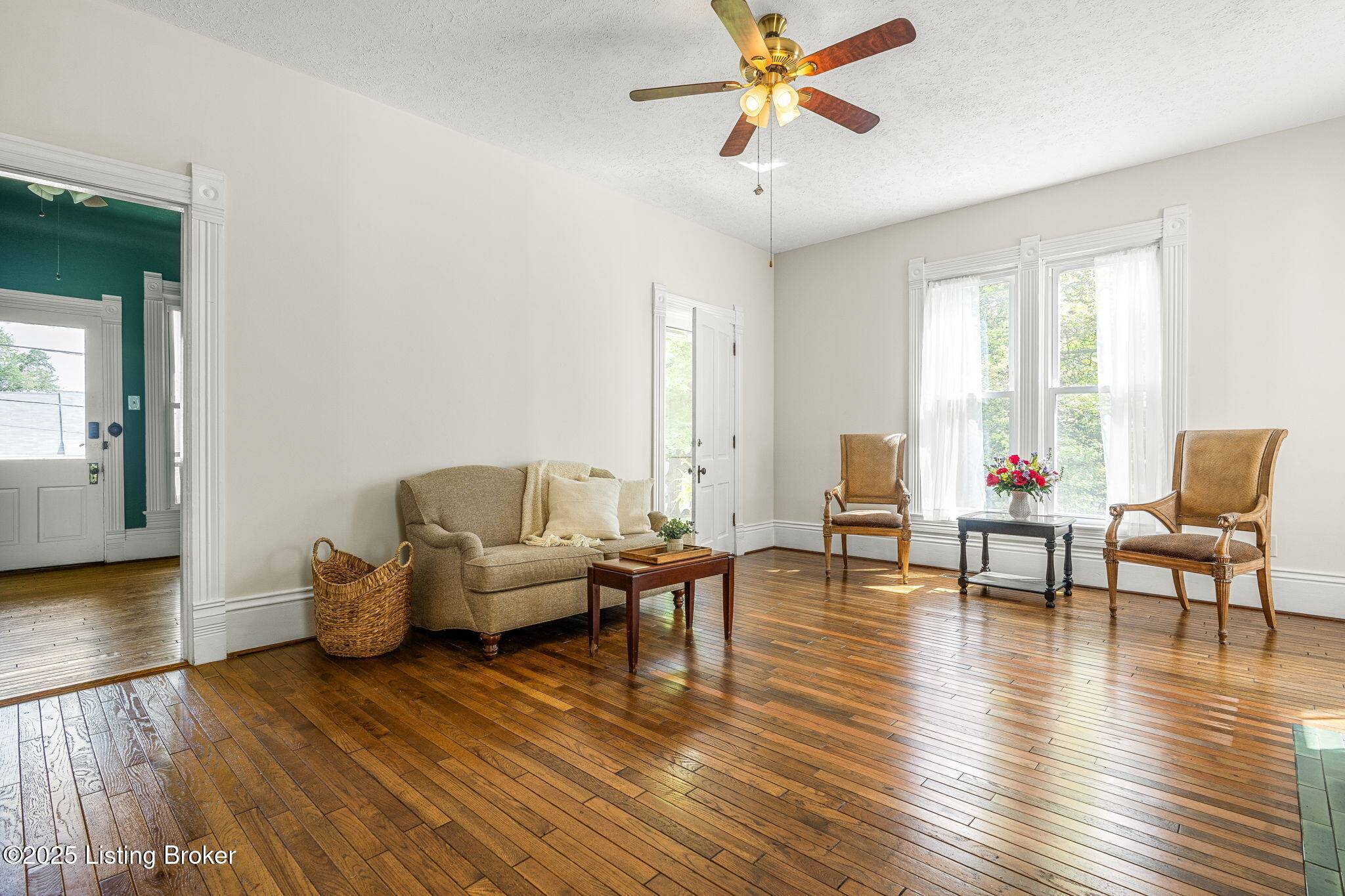 La Grange, KY 40031,309 W Madison St