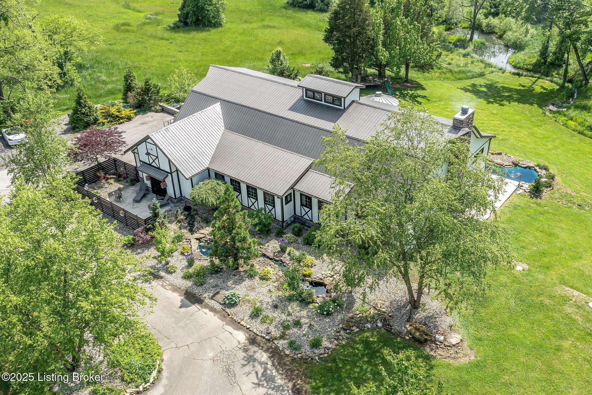 Madison, IN 47250,302 S Zoar Church Rd