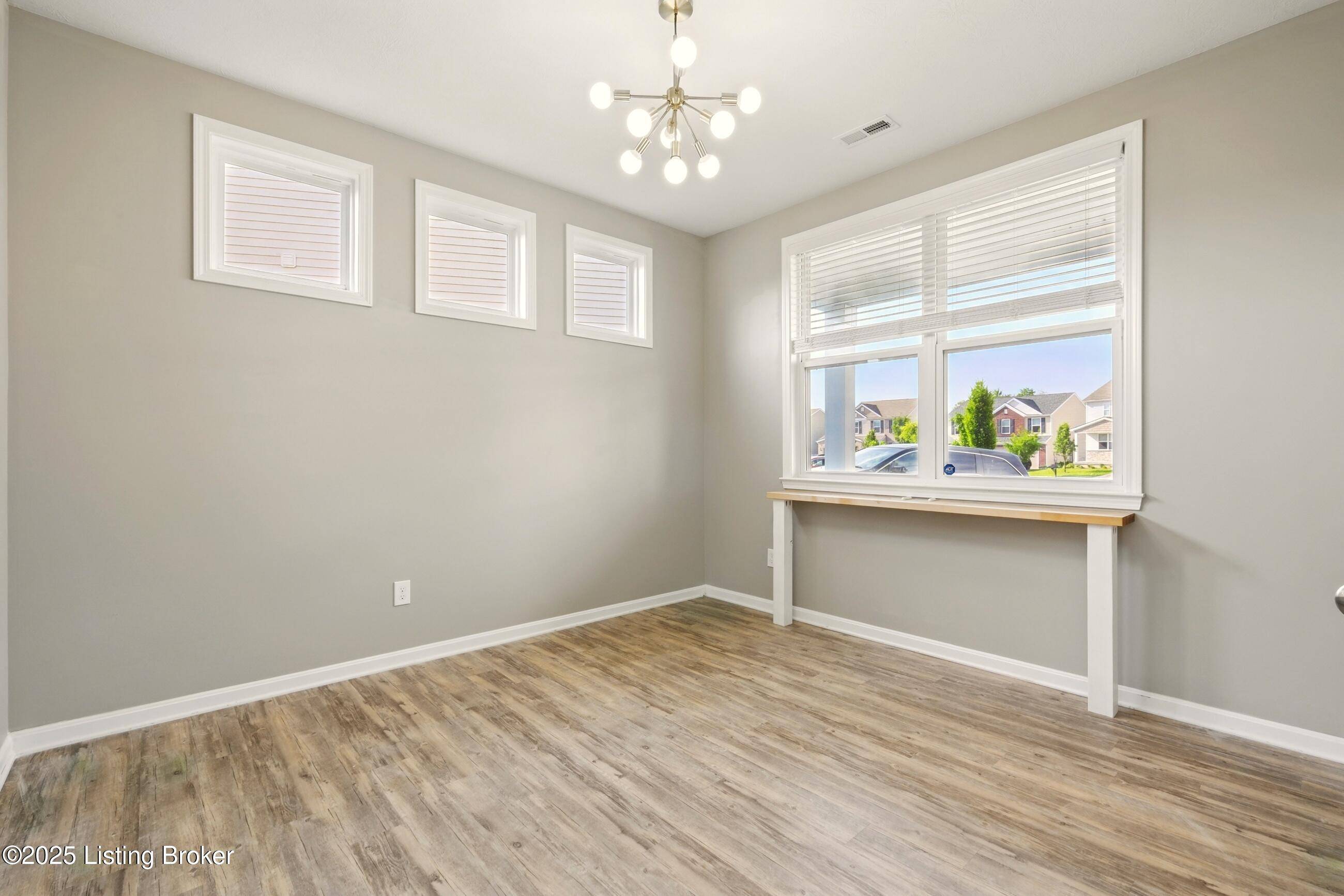 Louisville, KY 40299,11717 Trottingham Cir