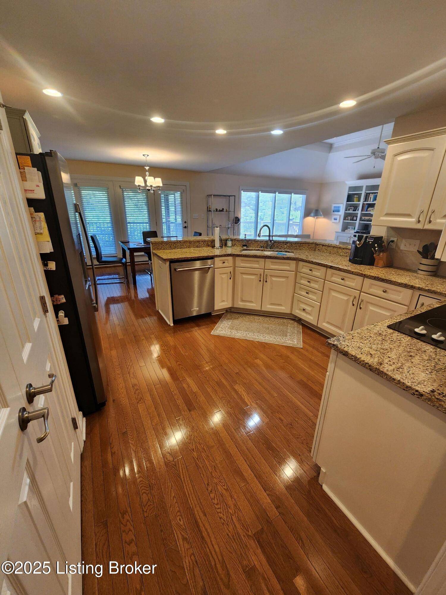 Louisville, KY 40241,7201 Creekton Dr