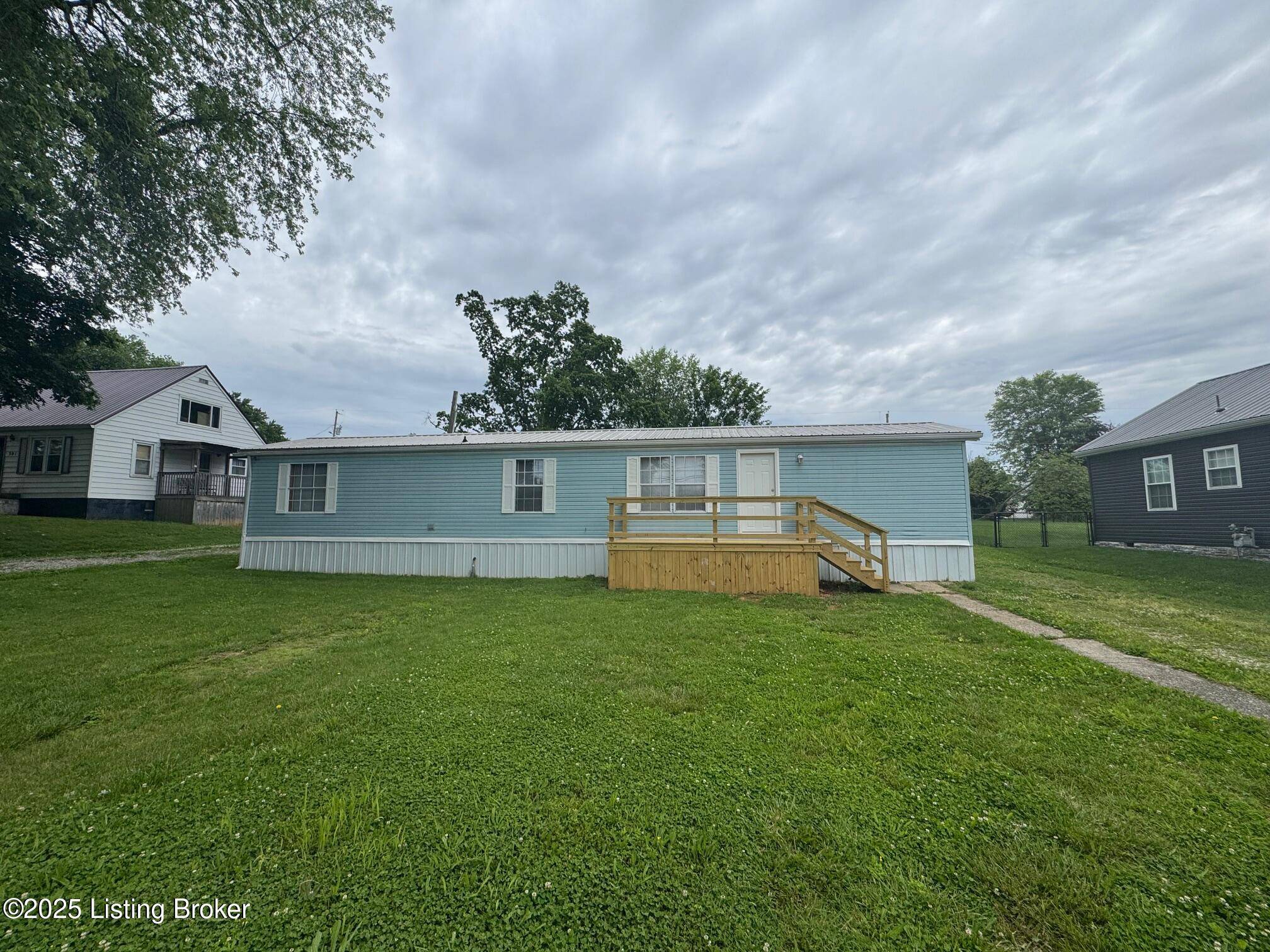 Irvington, KY 40146,303 Meadow Dr