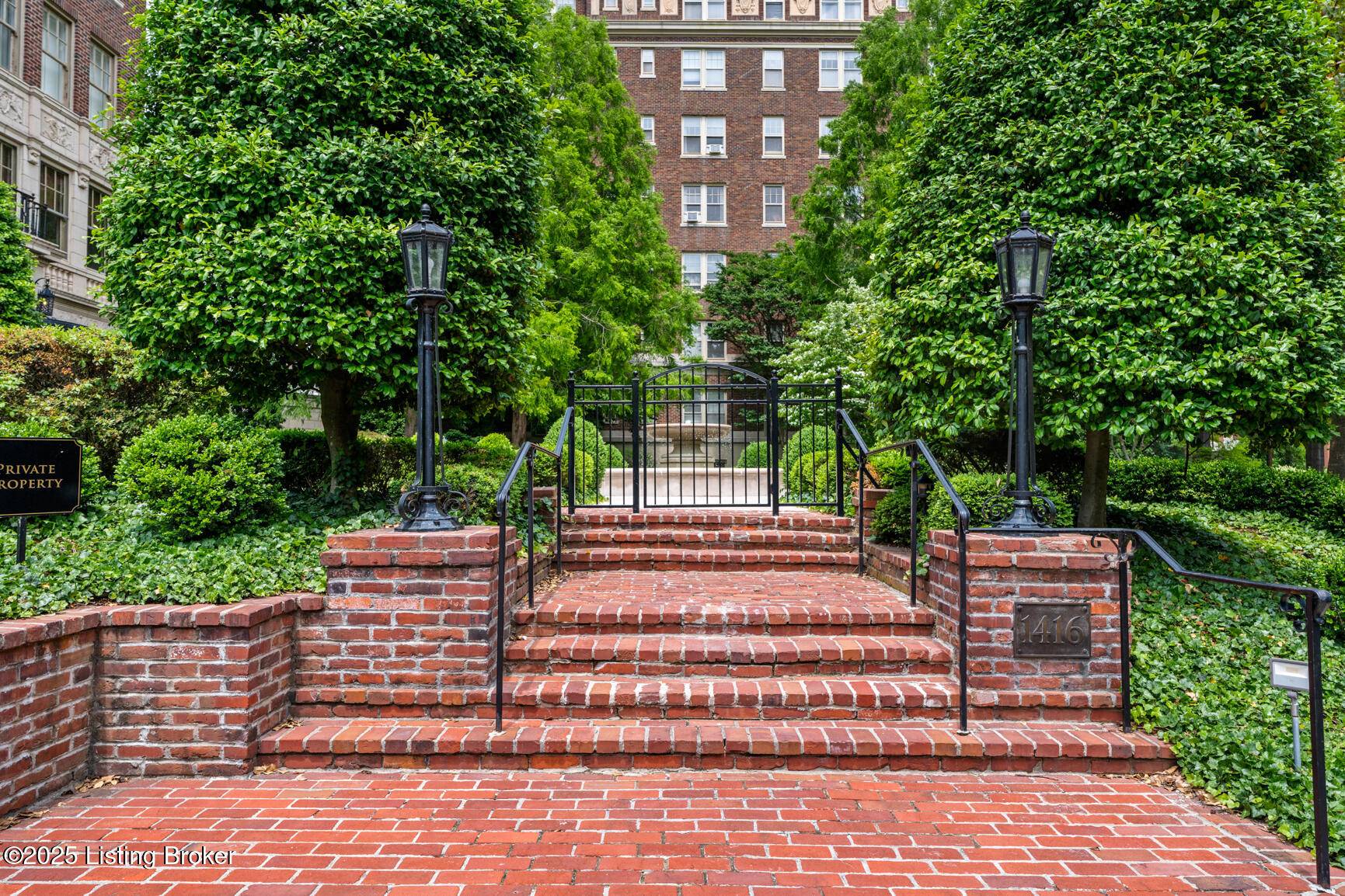 Louisville, KY 40204,1416 Willow Ave #4b