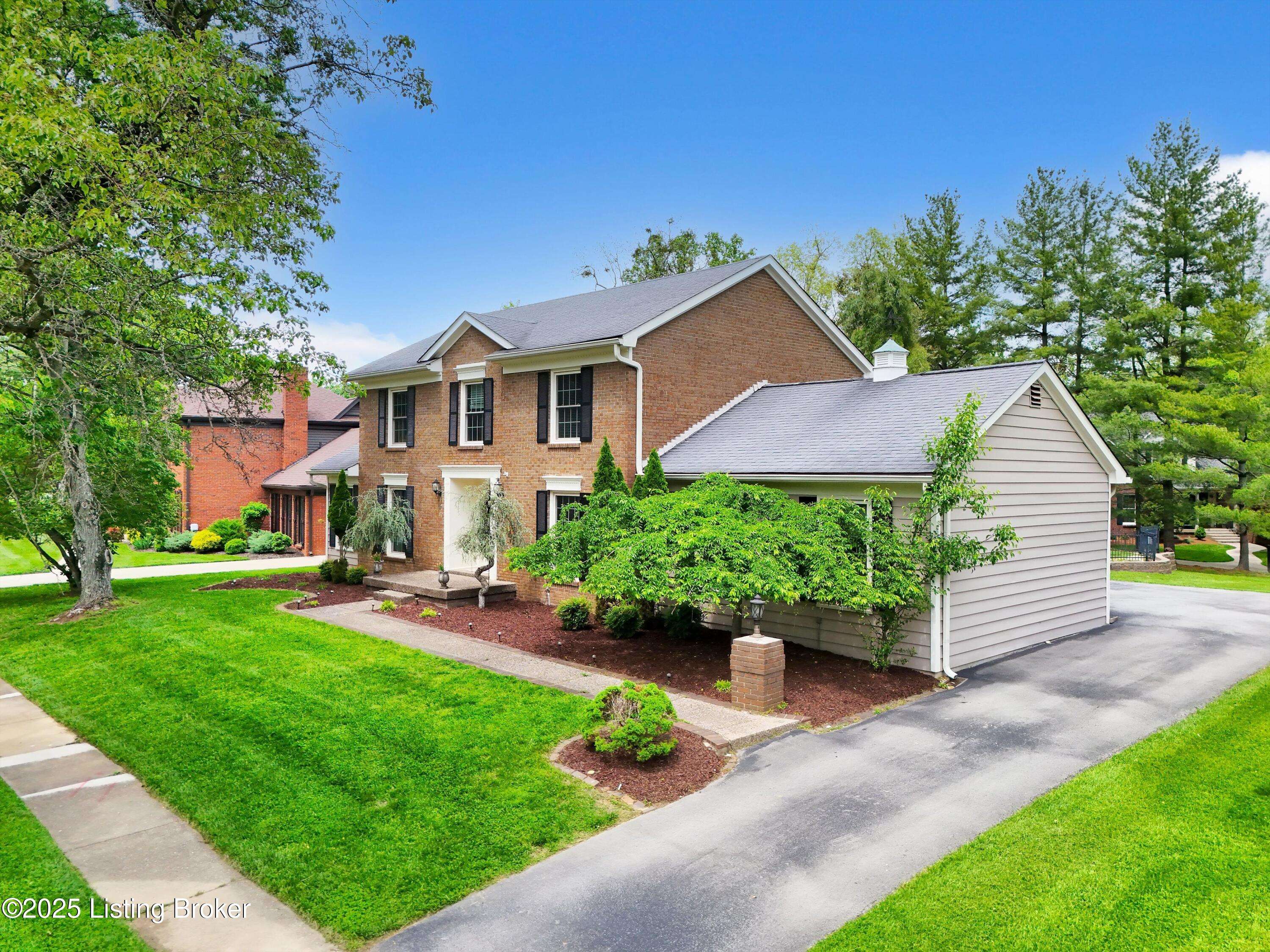 Prospect, KY 40059,5601 Timber Ridge Dr