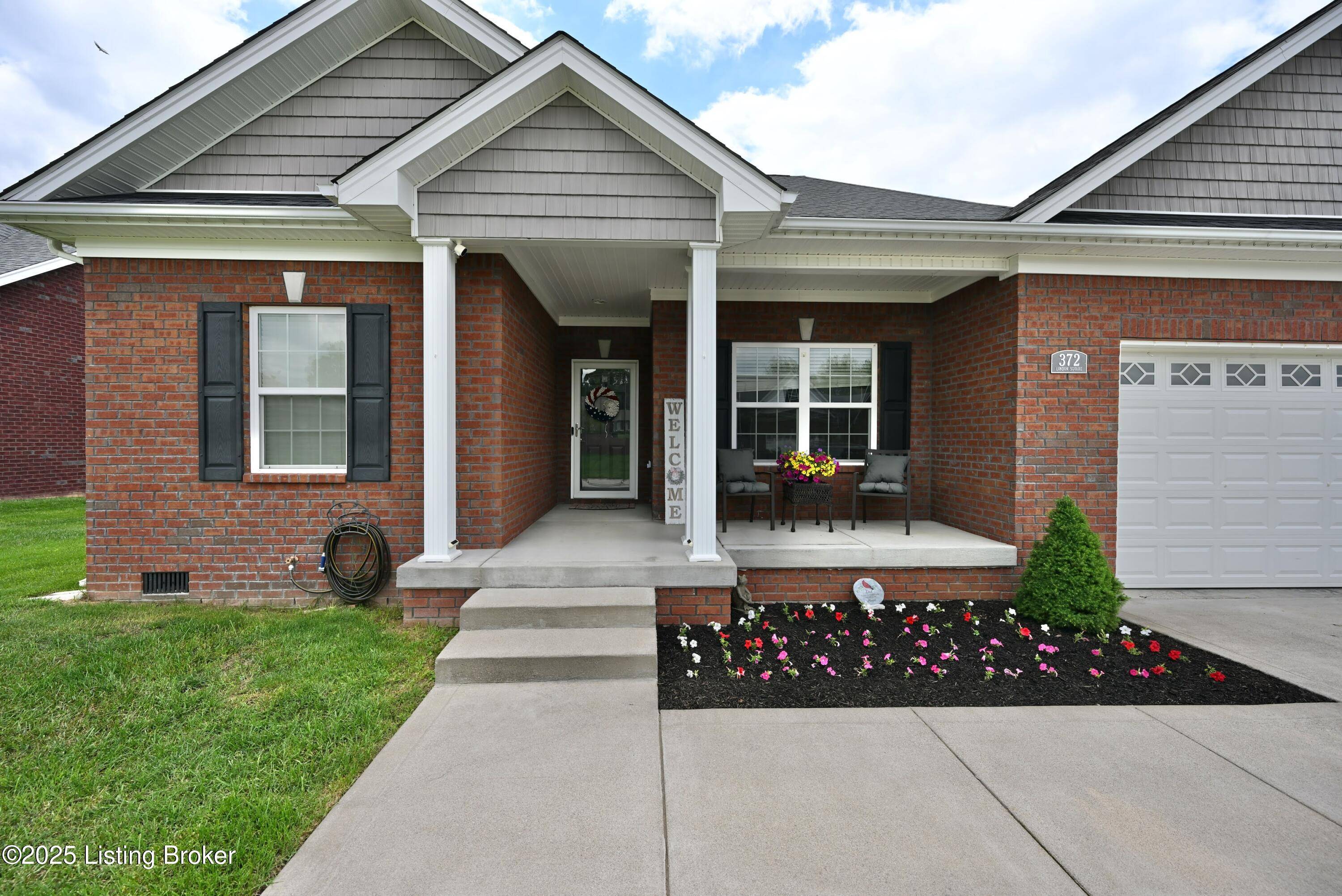 Mt Washington, KY 40047,372 London SQ