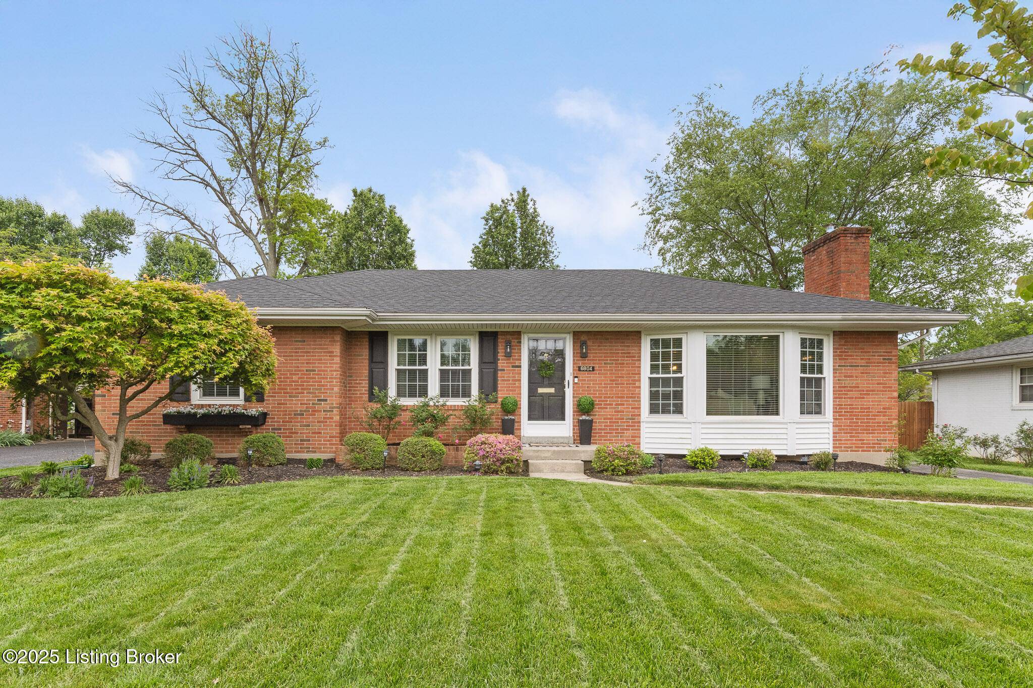 Louisville, KY 40222,6804 Dartmoor Dr