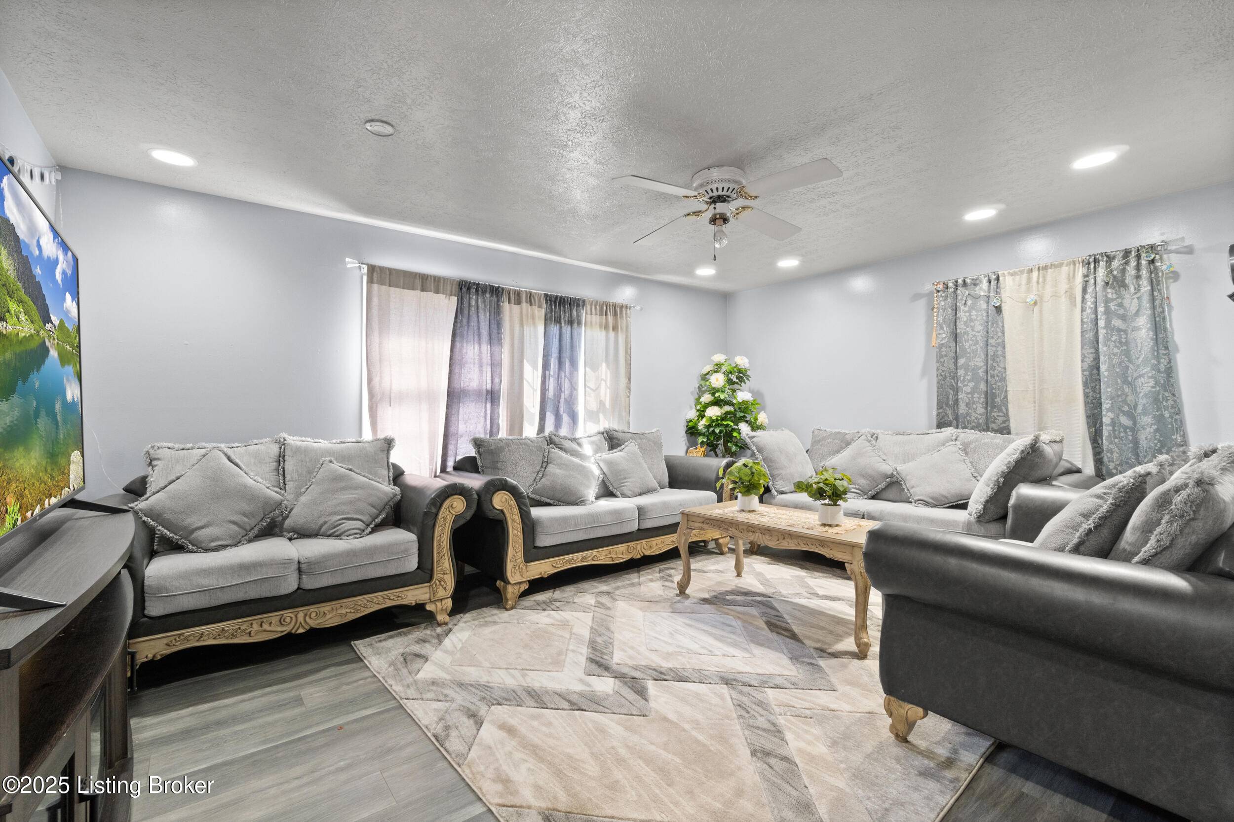 Louisville, KY 40215,1626 Haskin Ave