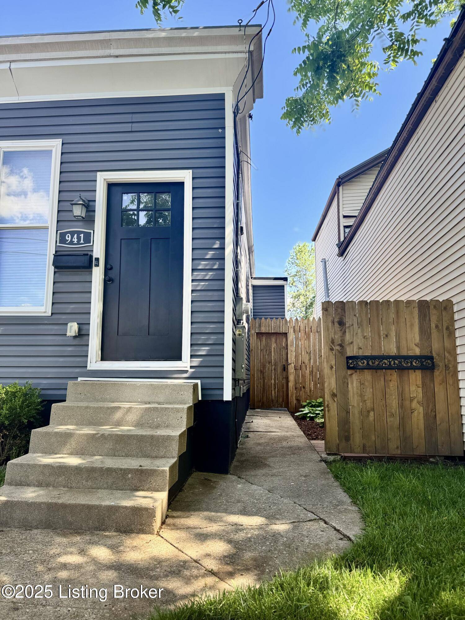 Louisville, KY 40204,941 E Oak St