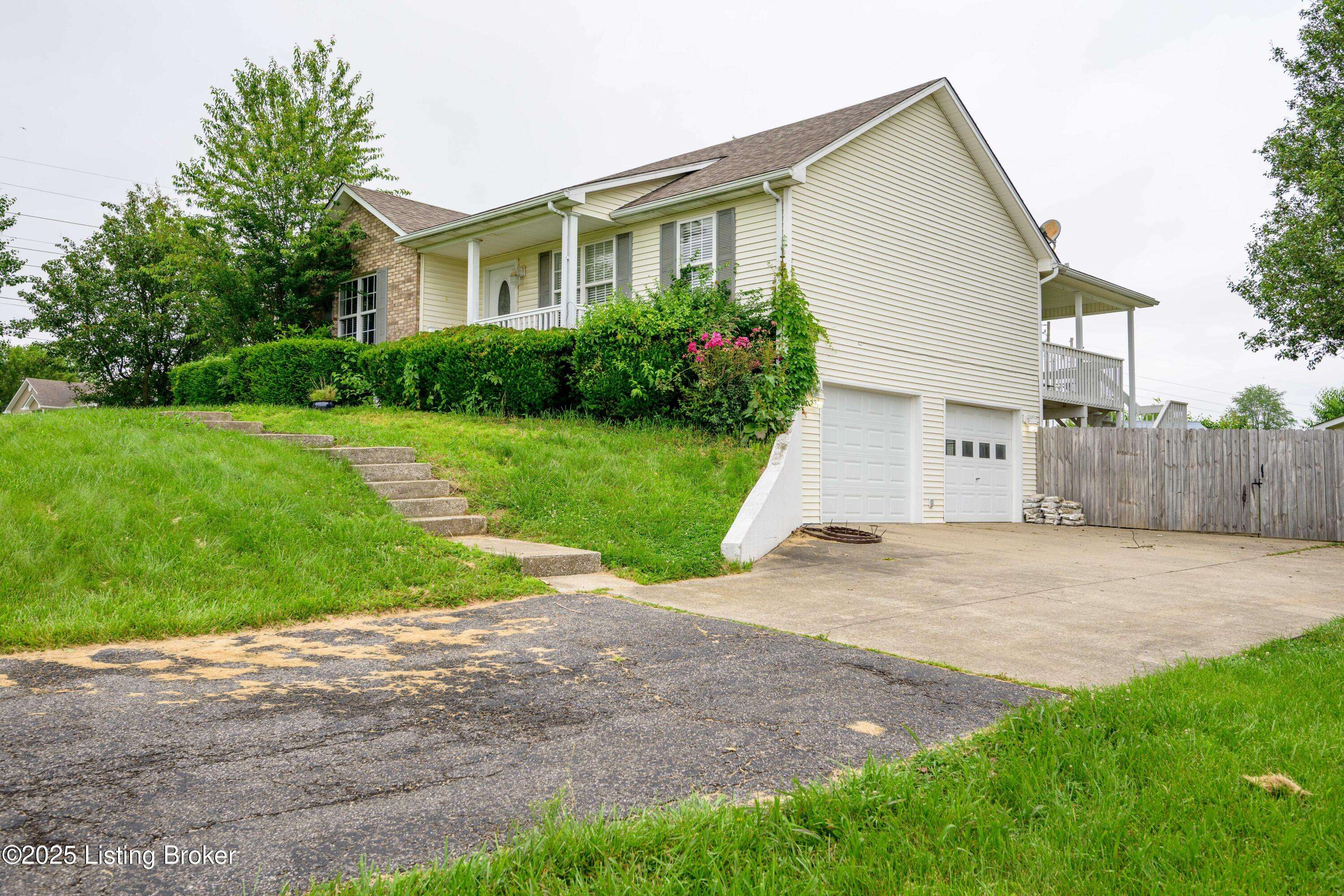 Cecilia, KY 42724,198 Cecilia