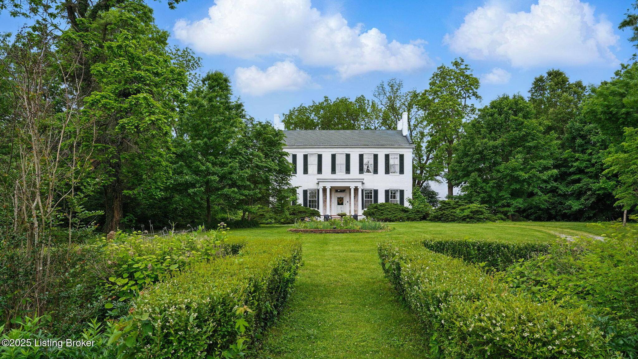 New Castle, KY 40050,316 E Cross Main St