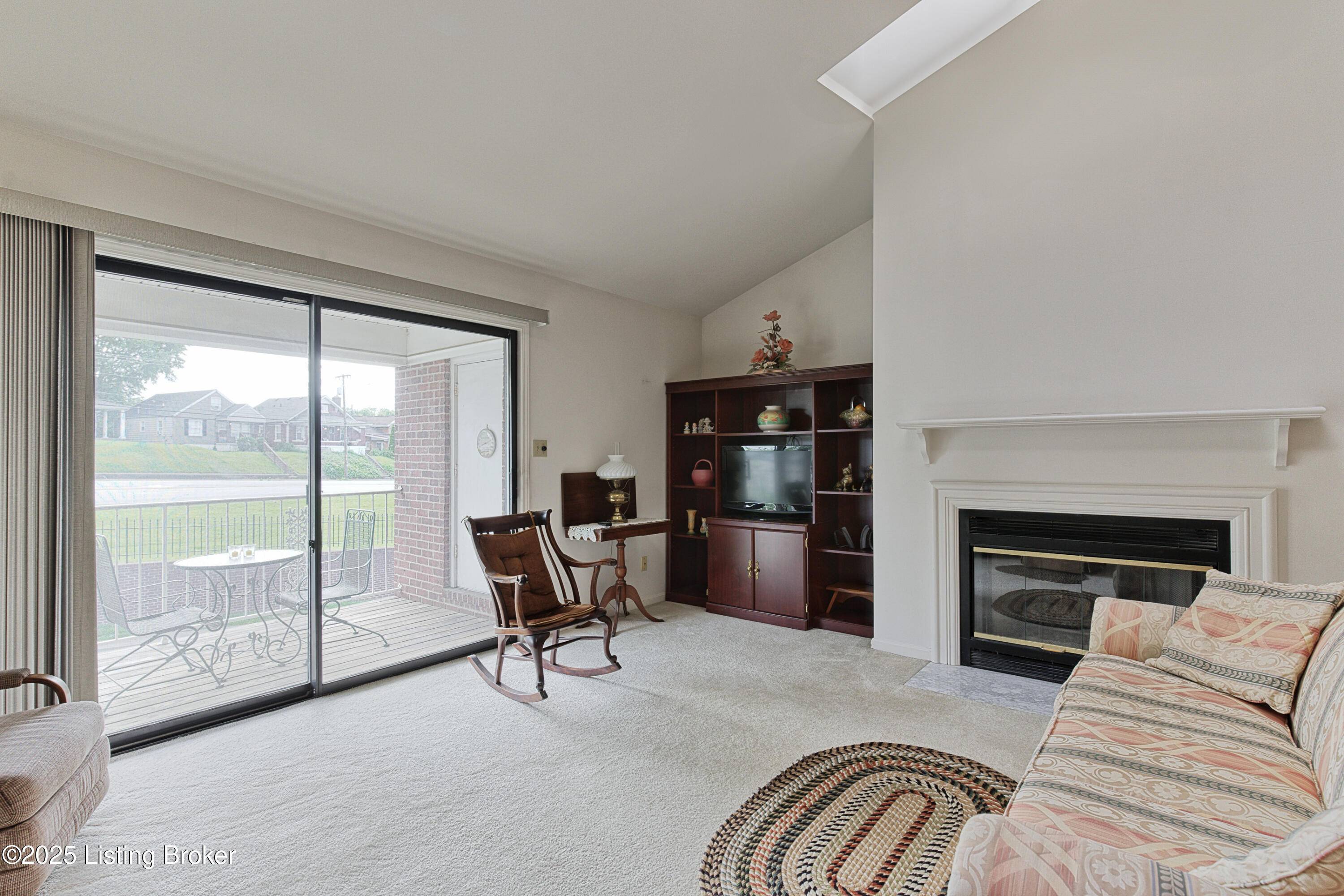 Louisville, KY 40217,1267 Parkway Gardens Ct #99
