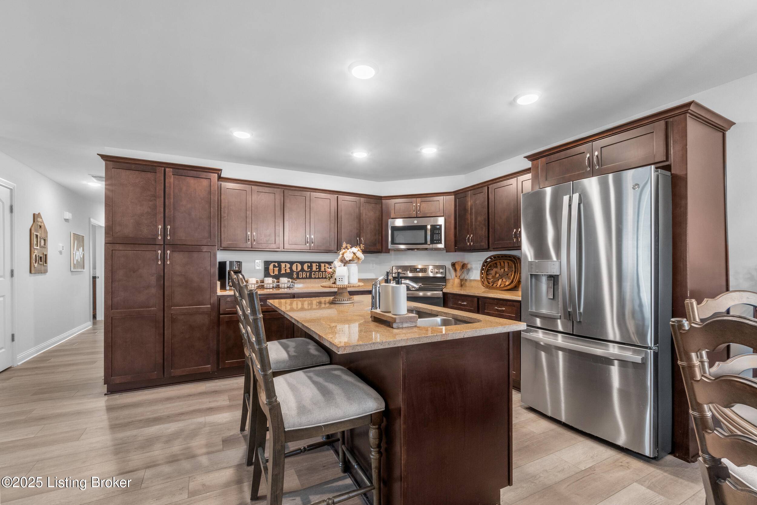 Louisville, KY 40272,6723 Eagle Wood Dr