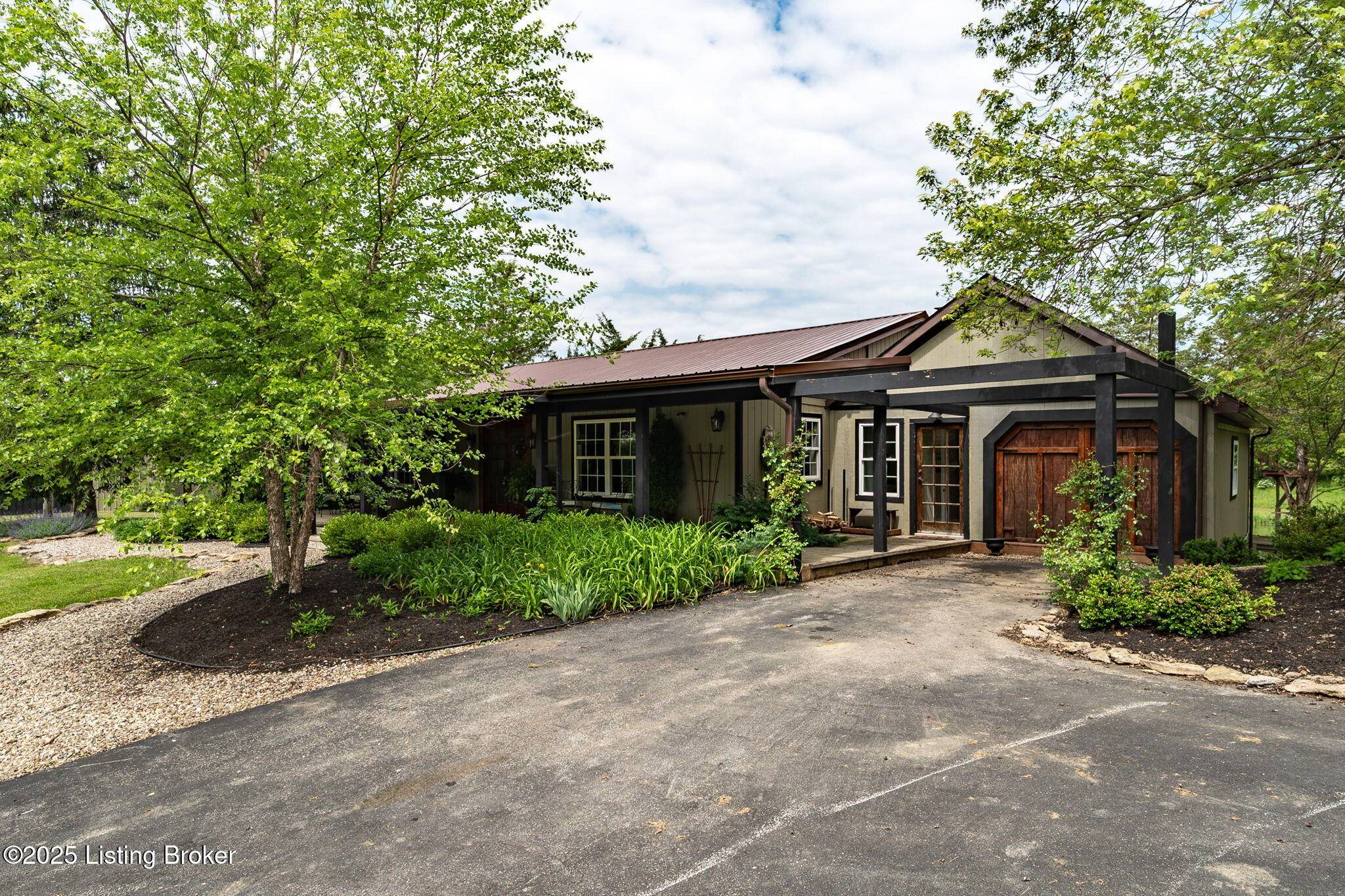 Pleasureville, KY 40057,2244 Woods Pike