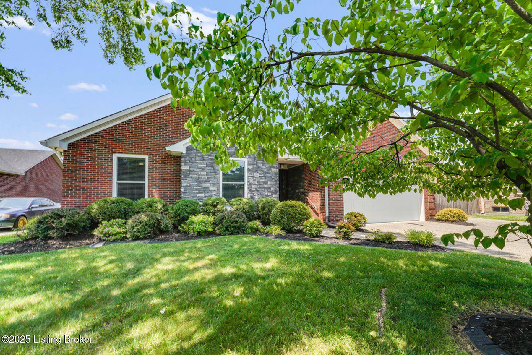 Louisville, KY 40216,4806 Red Dawn Dr