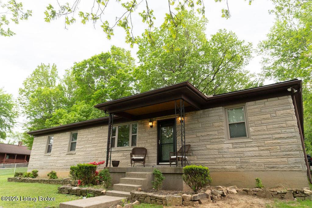 Louisville, KY 40228,6804 Old Briscoe Ln