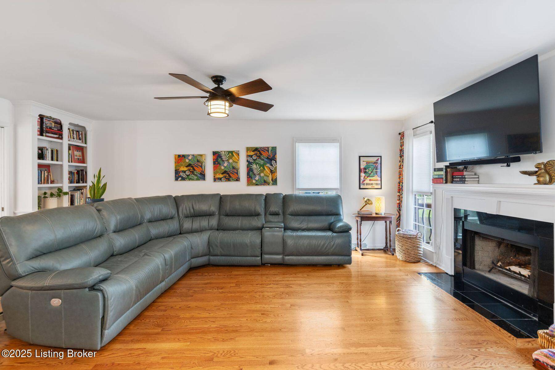 Louisville, KY 40245,4002 Rock Bay Dr