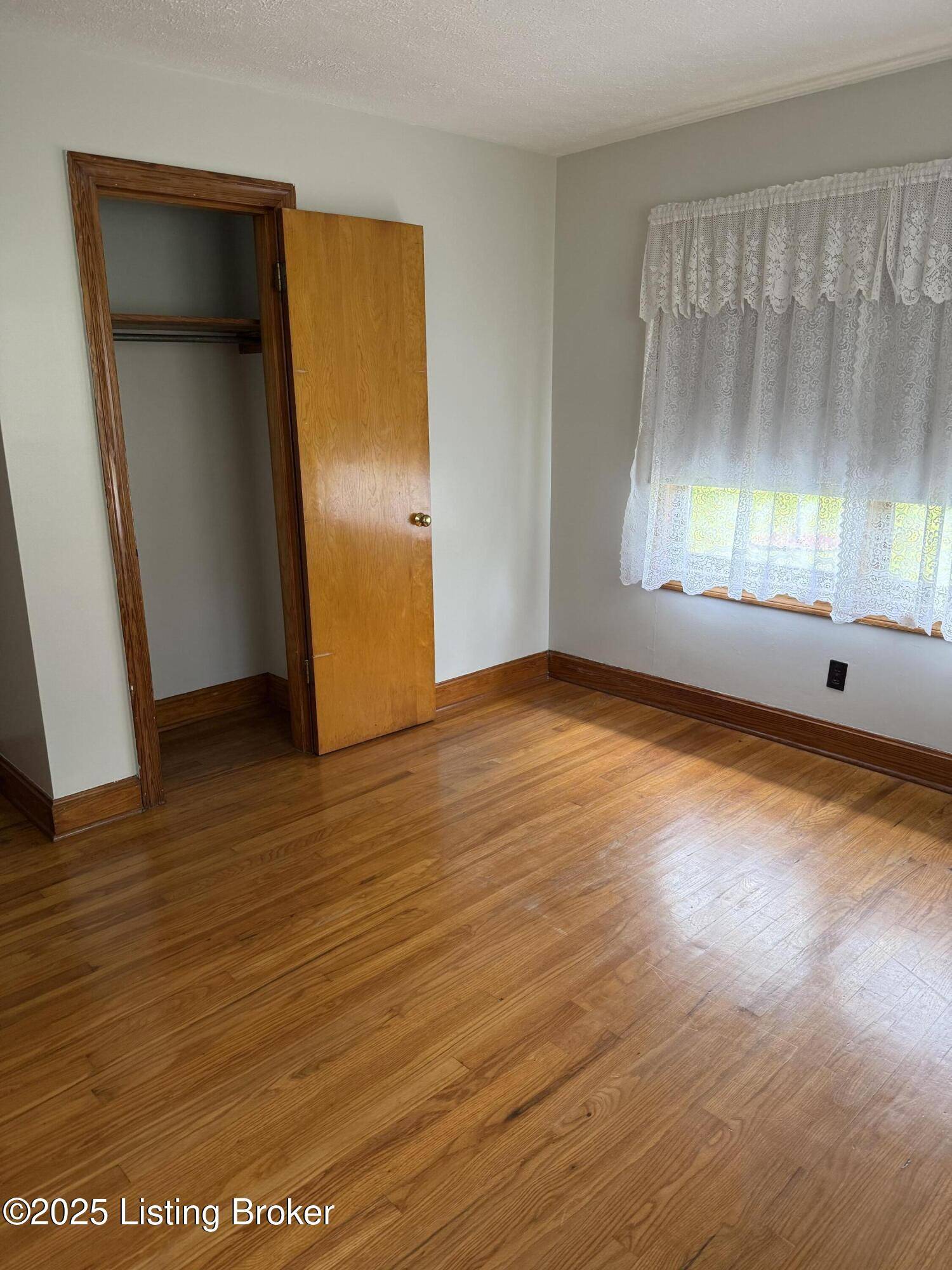 Louisville, KY 40258,5009 Maryman Rd