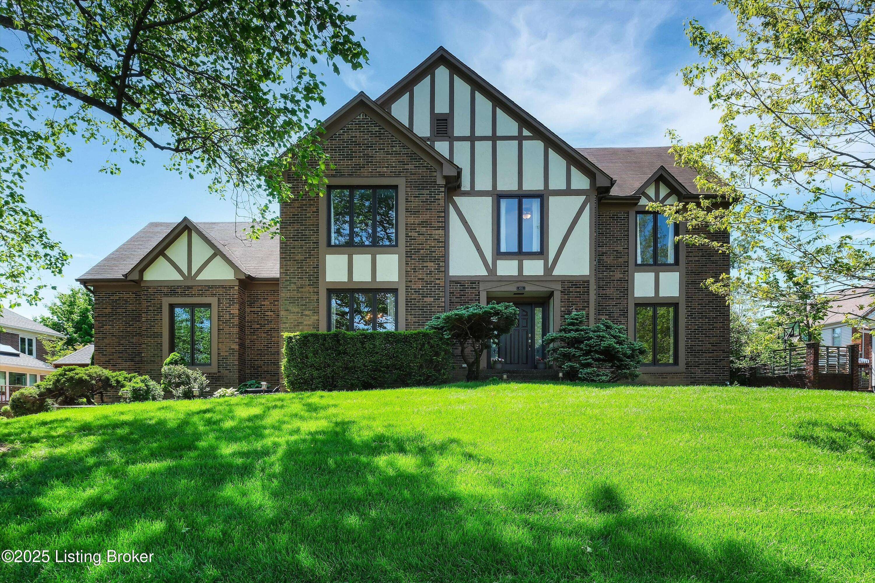 Louisville, KY 40245,418 Glensford Dr