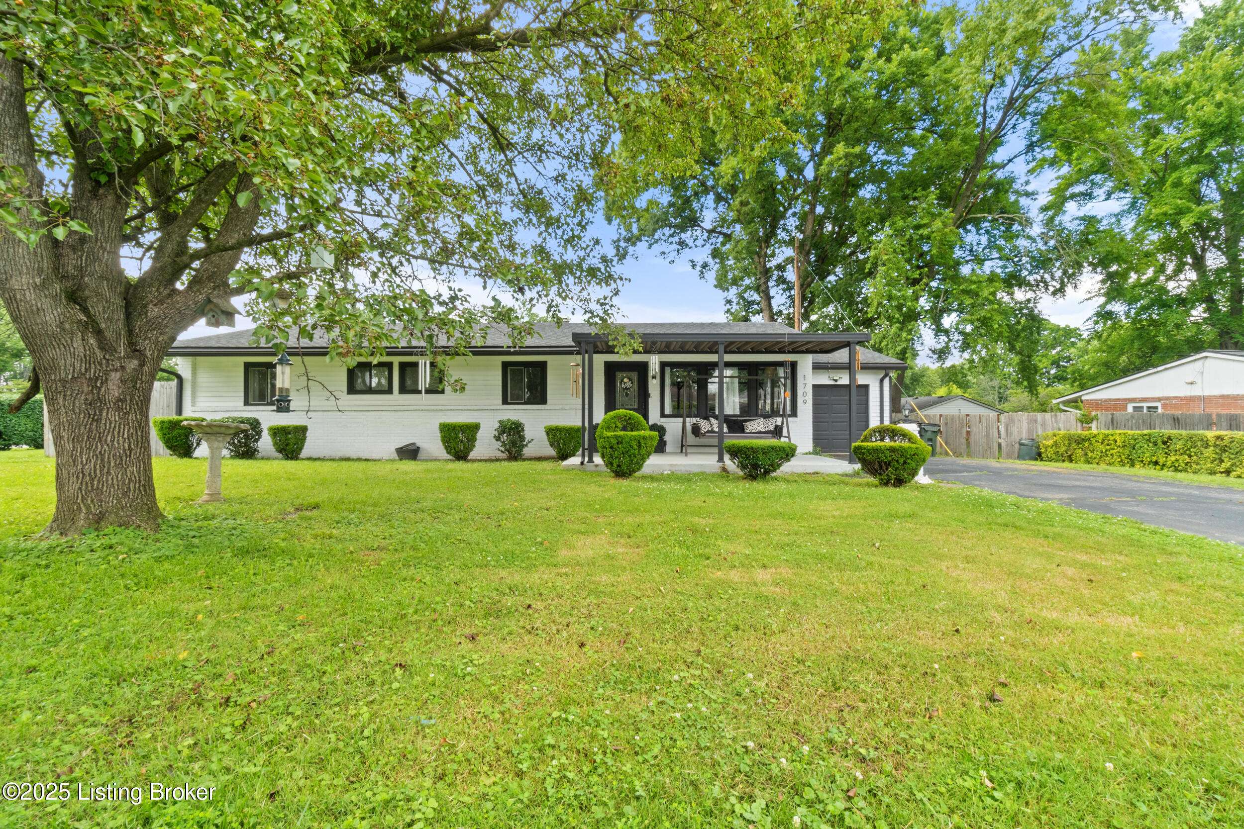 Louisville, KY 40223,1709 Wickham WAY