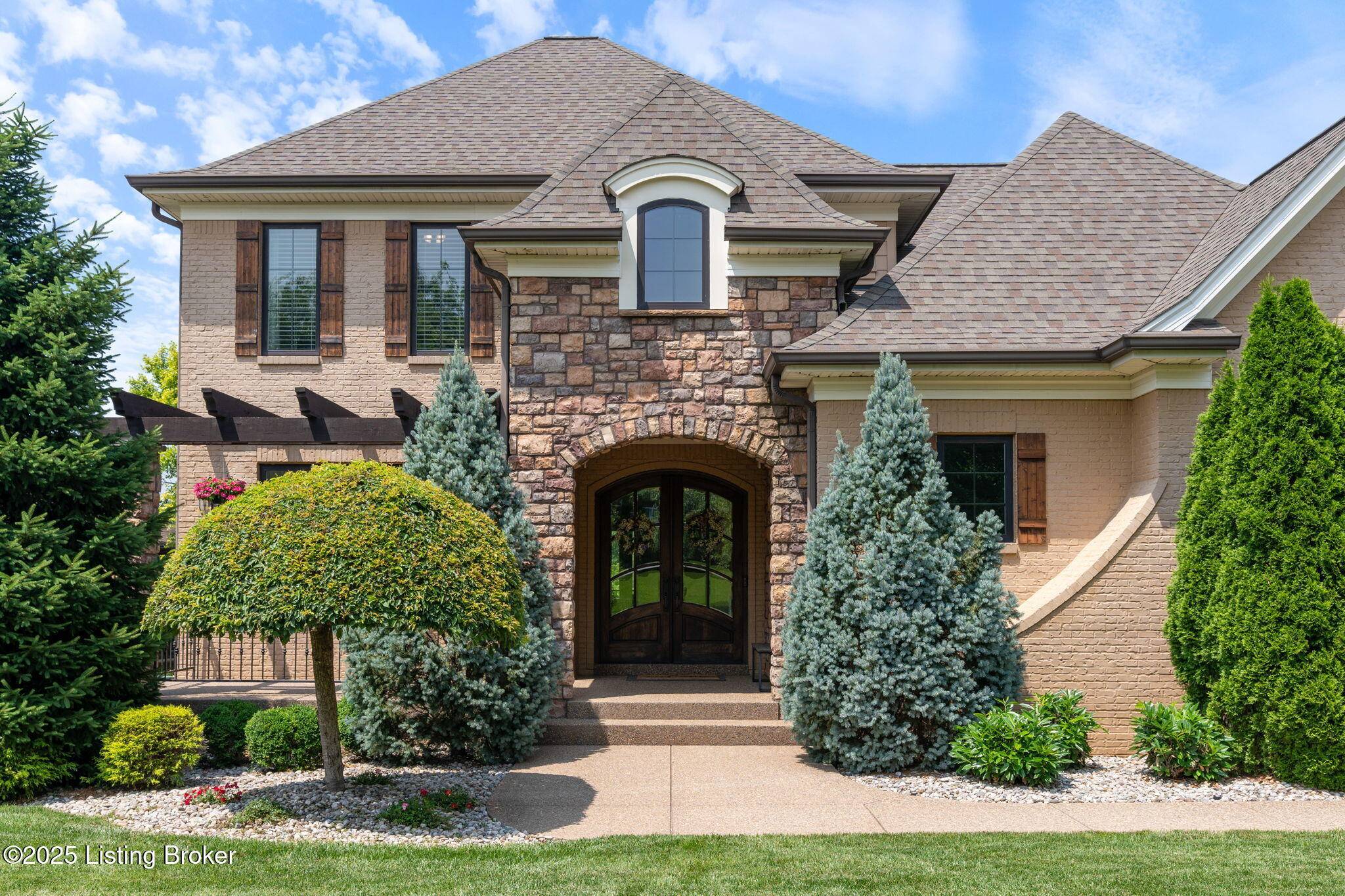 Louisville, KY 40241,7423 Creekton Dr