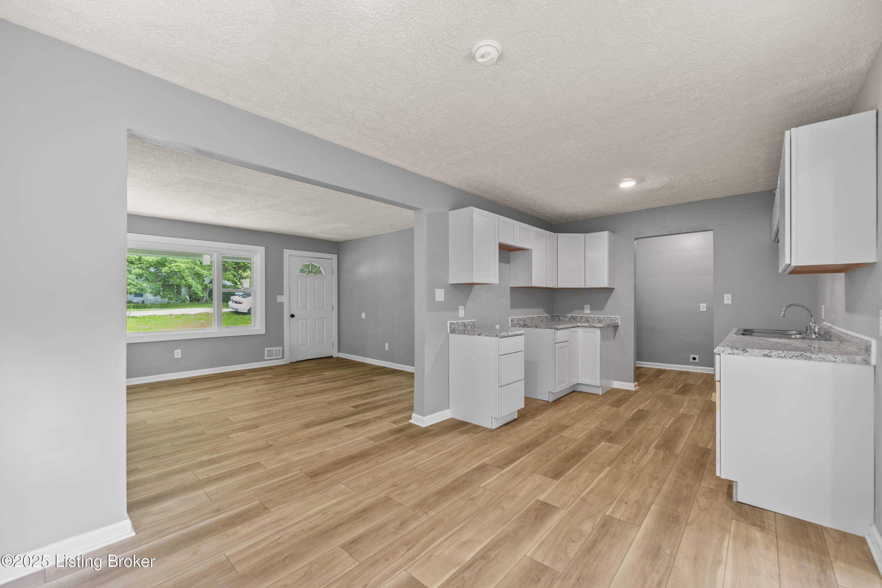Louisville, KY 40272,9302 Aristides Dr