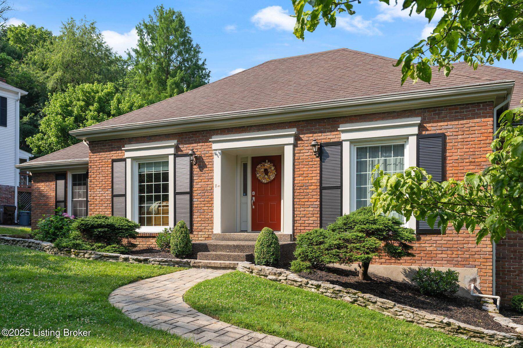 Prospect, KY 40059,7104 Fox Harbor Rd