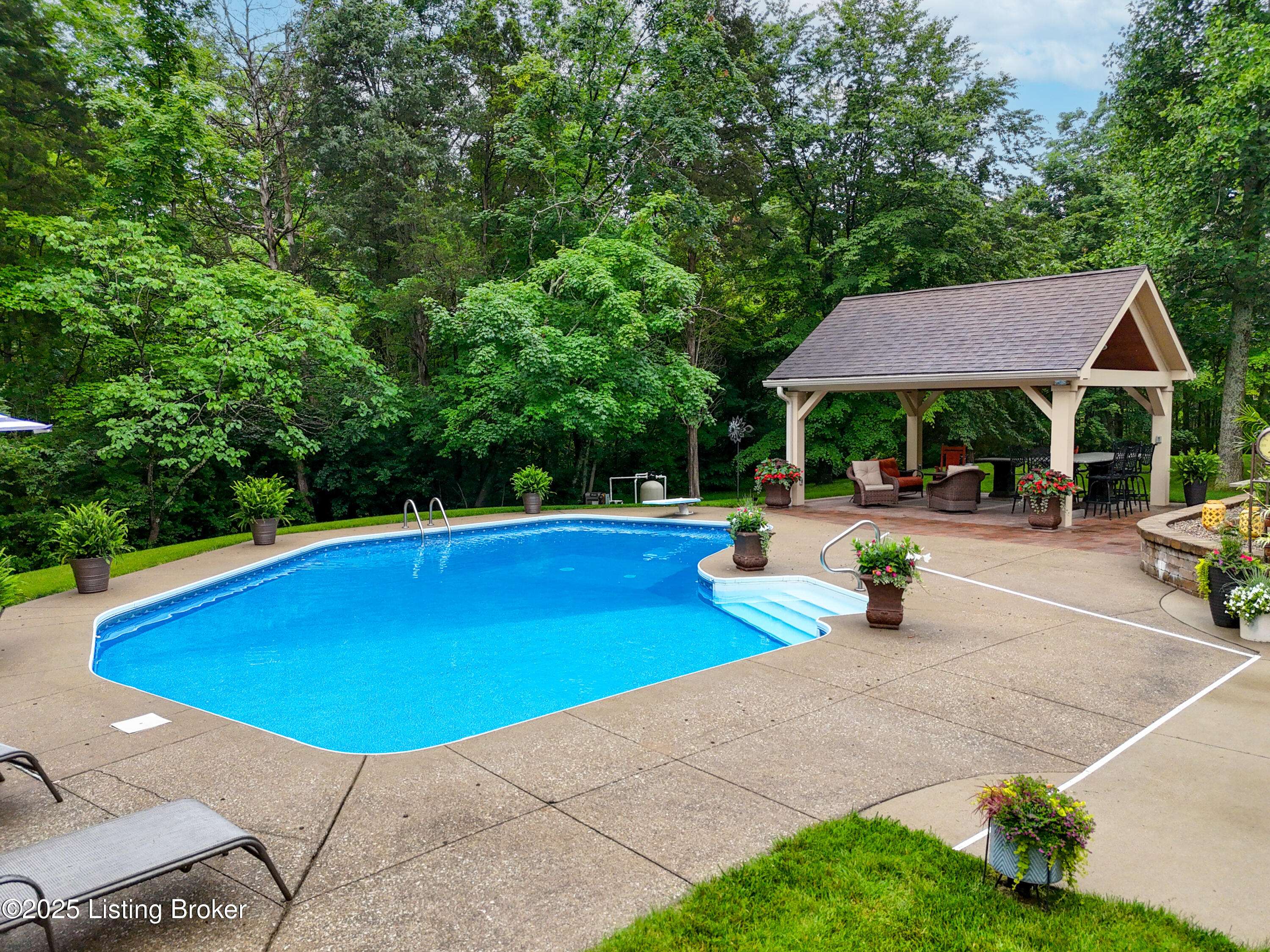 Louisville, KY 40245,17405 Creek Run Dr