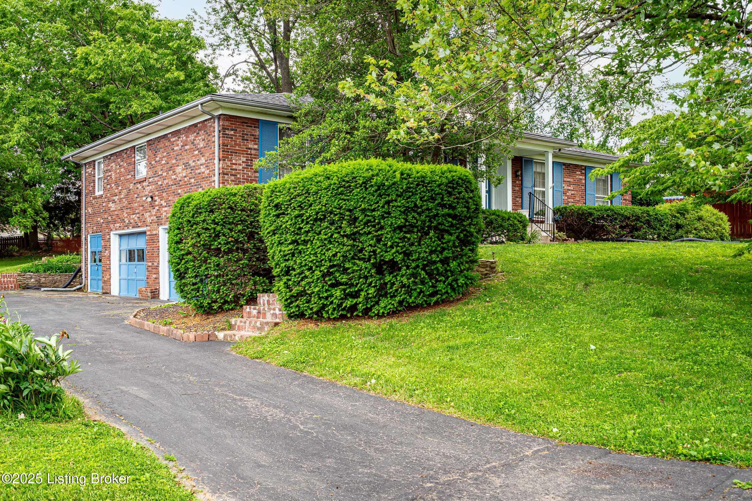 Louisville, KY 40299,3507 Gonewind Dr