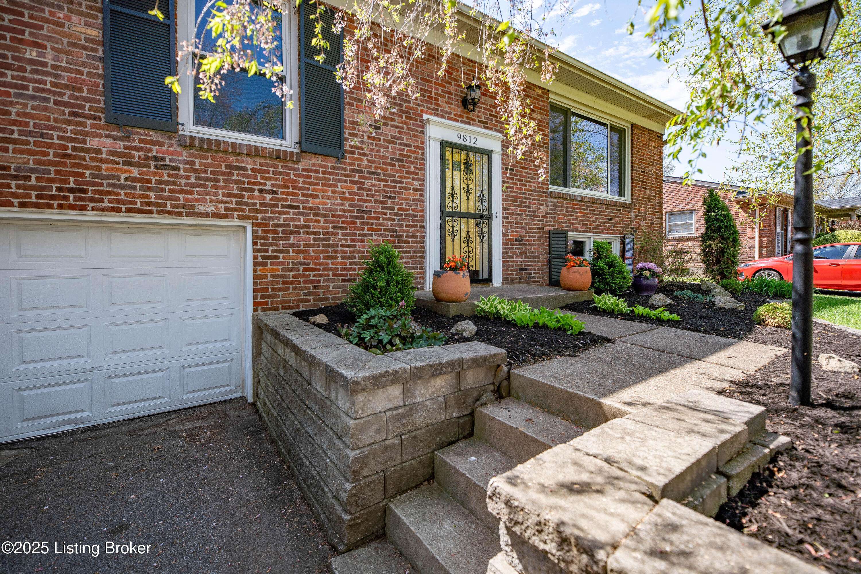 Louisville, KY 40242,9812 Meadow Vale Dr