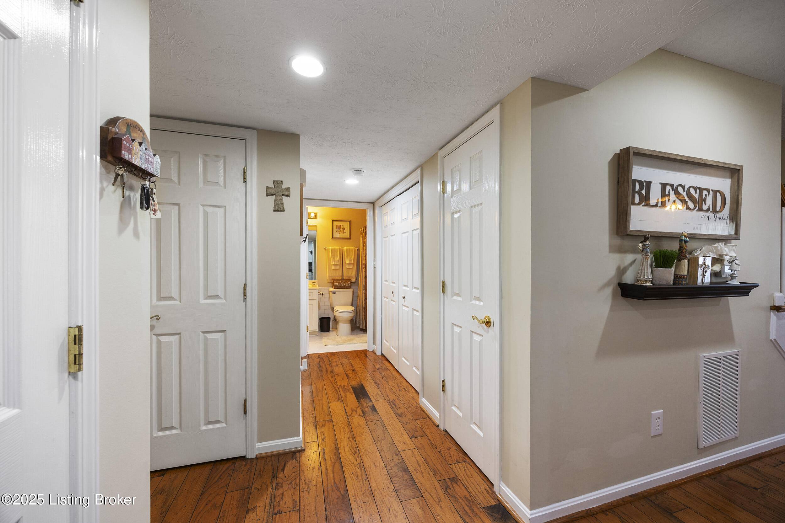 Louisville, KY 40229,12582 Springfalls Ct