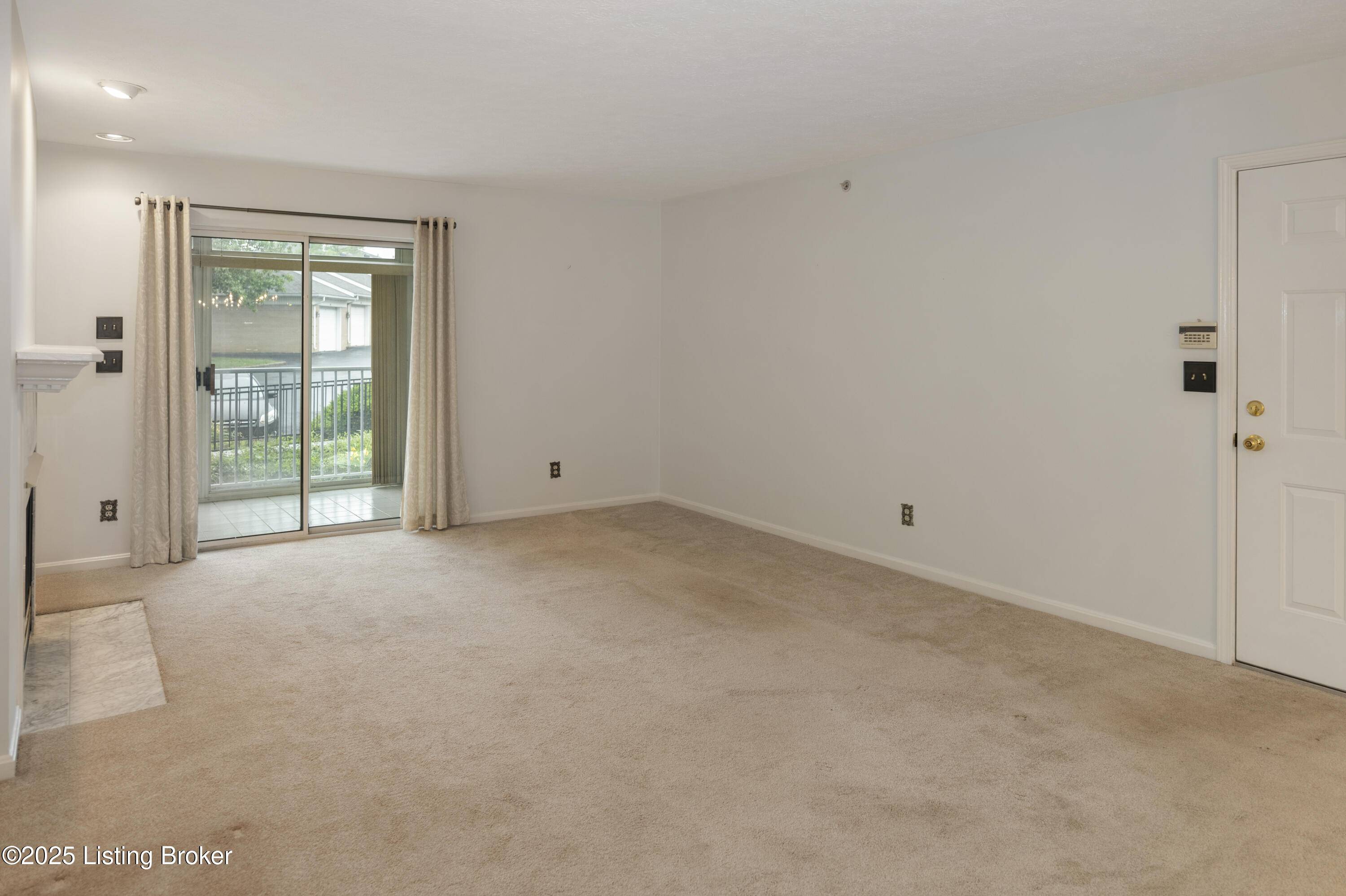 Louisville, KY 40220,8509 Atrium Dr #102