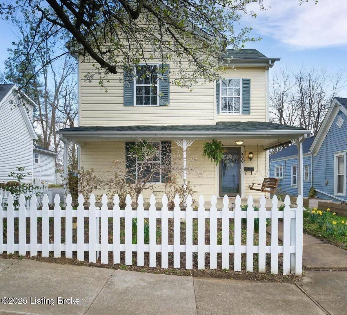 La Grange, KY 40031,206 E Madison St
