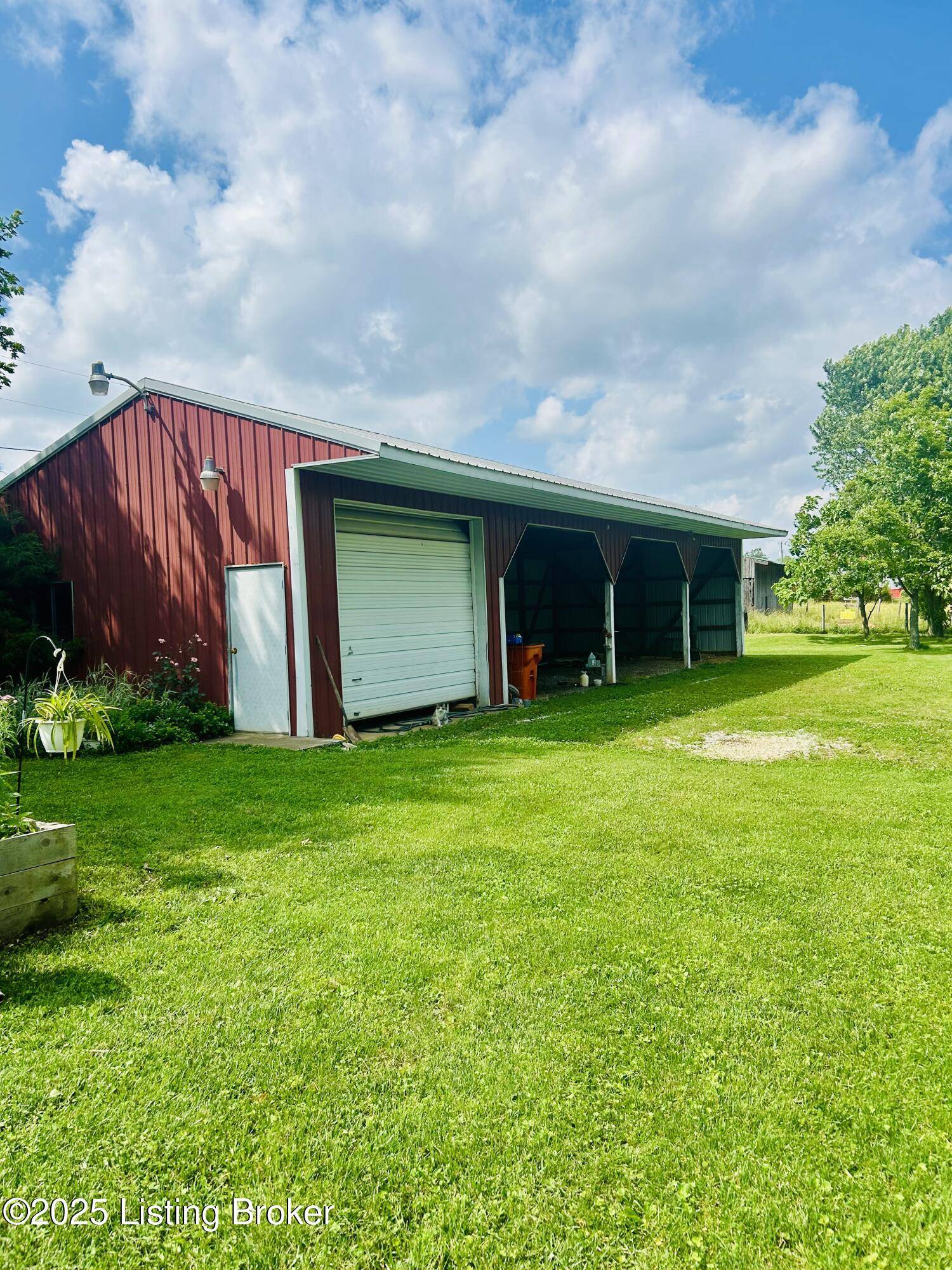 Cecilia, KY 42724,307 Howevalley Rd. Rd