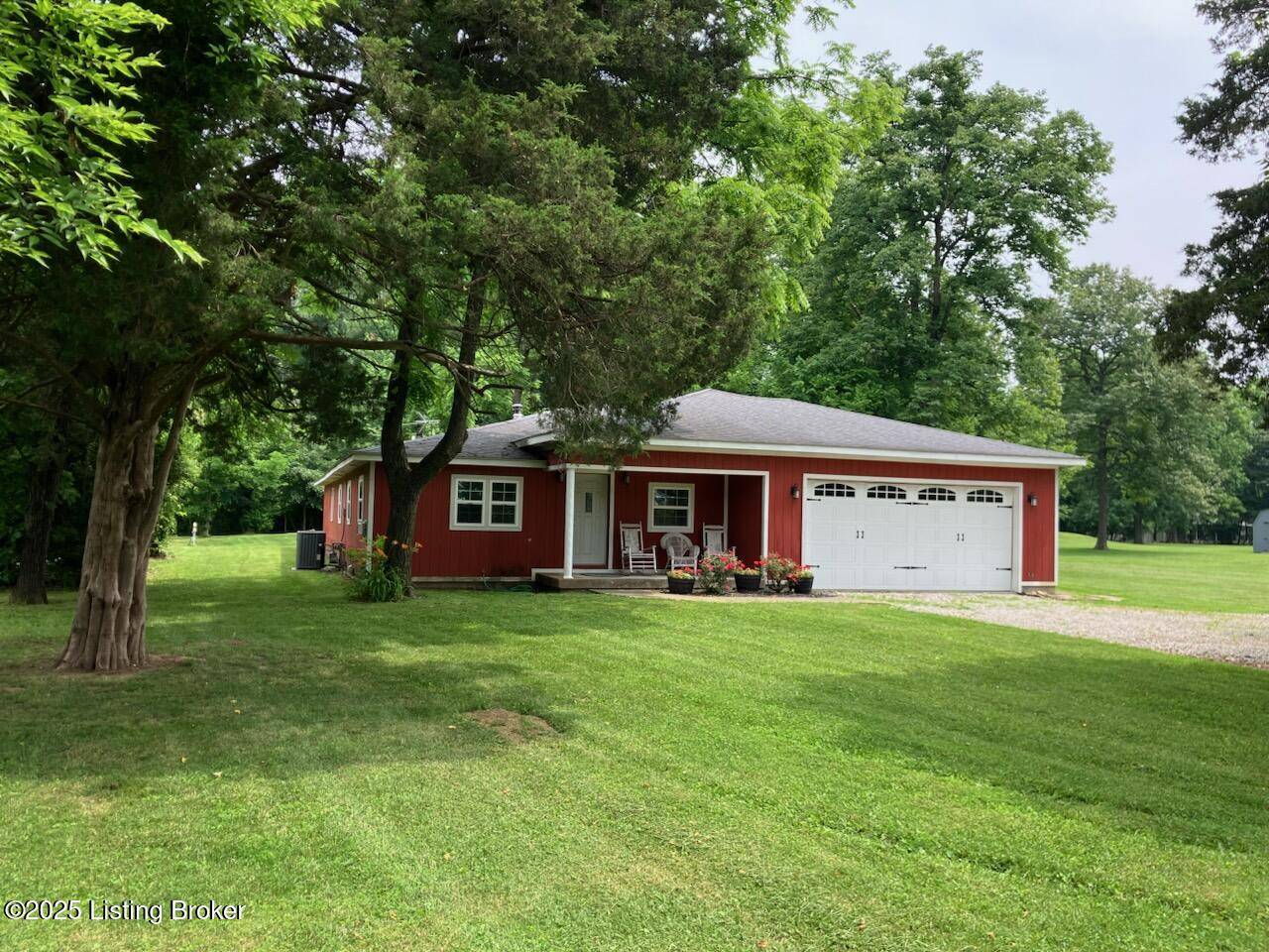 Shepherdsville, KY 40165,1102 W Hebron Ln
