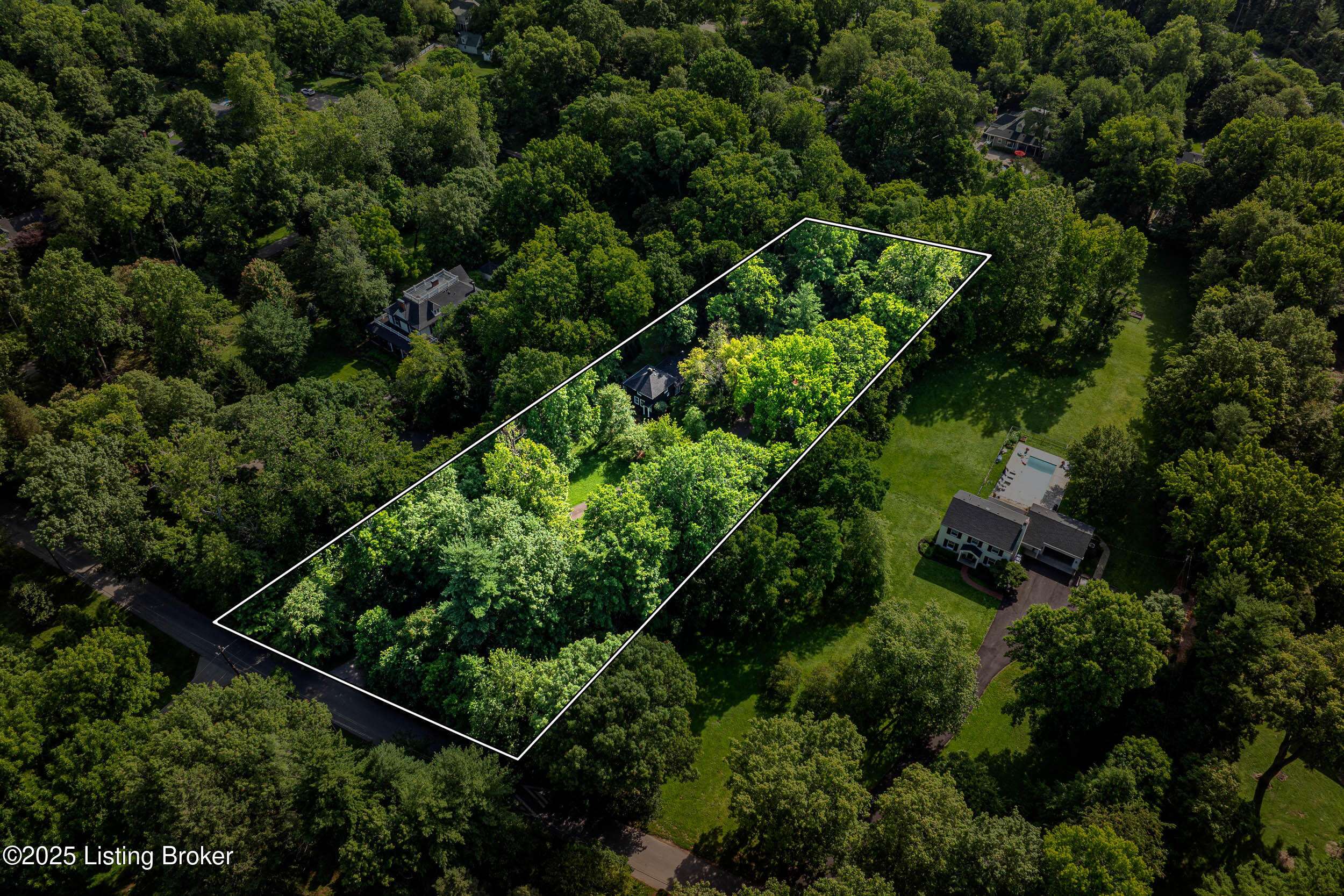Anchorage, KY 40223,1307 Glenbrook Rd
