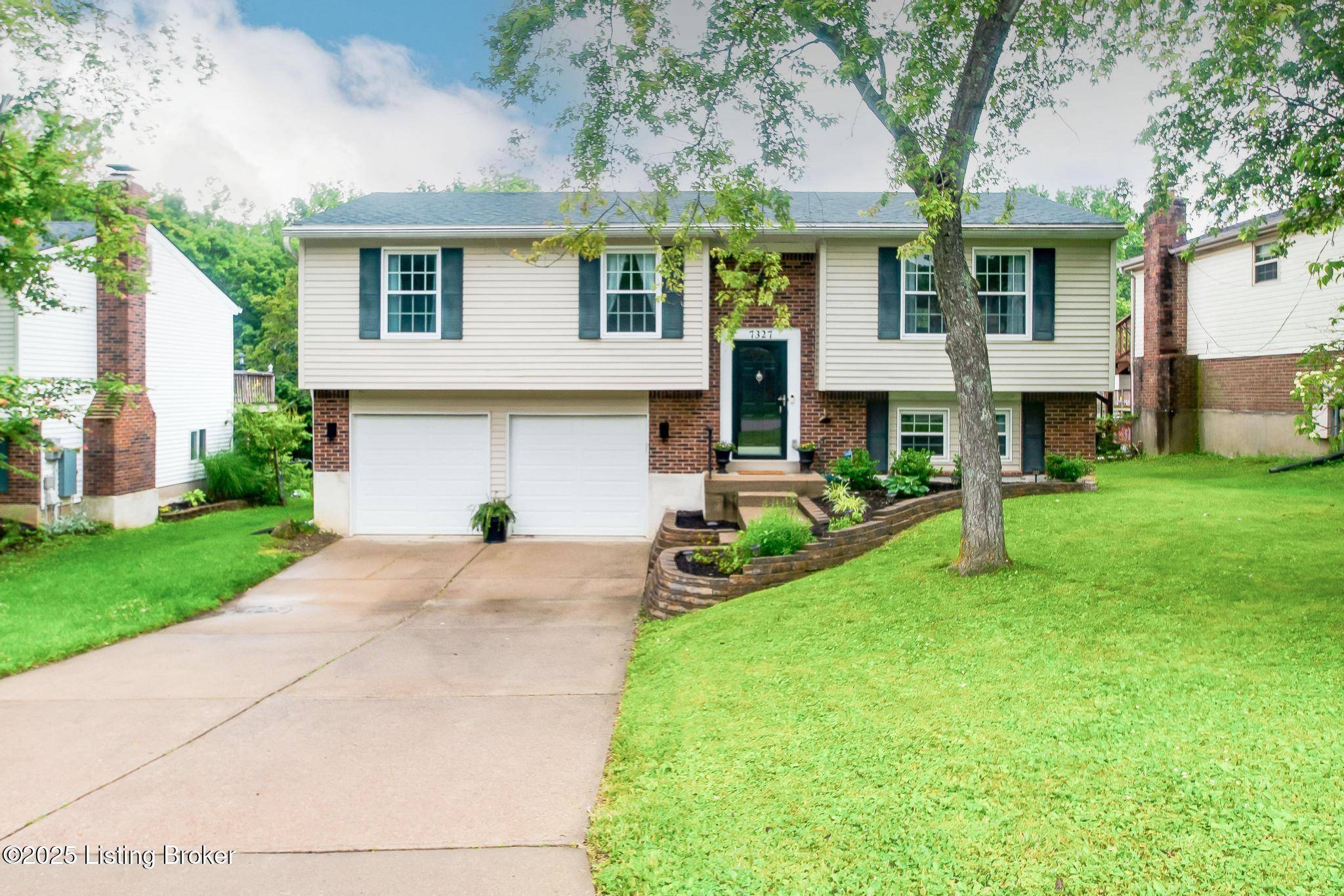 Crestwood, KY 40014,7327 Sideoats Dr