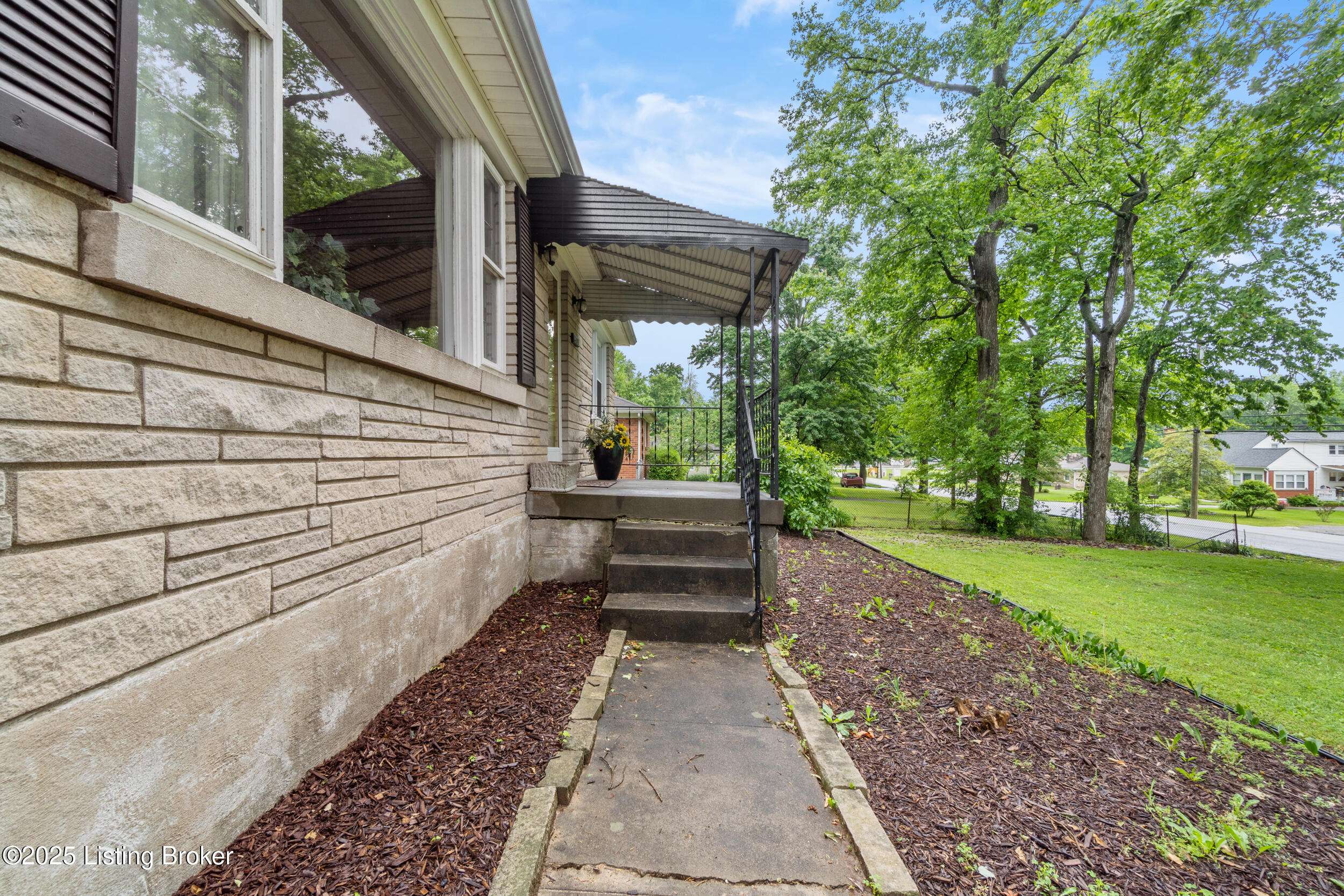 Fairdale, KY 40118,6707 Old New Cut Rd