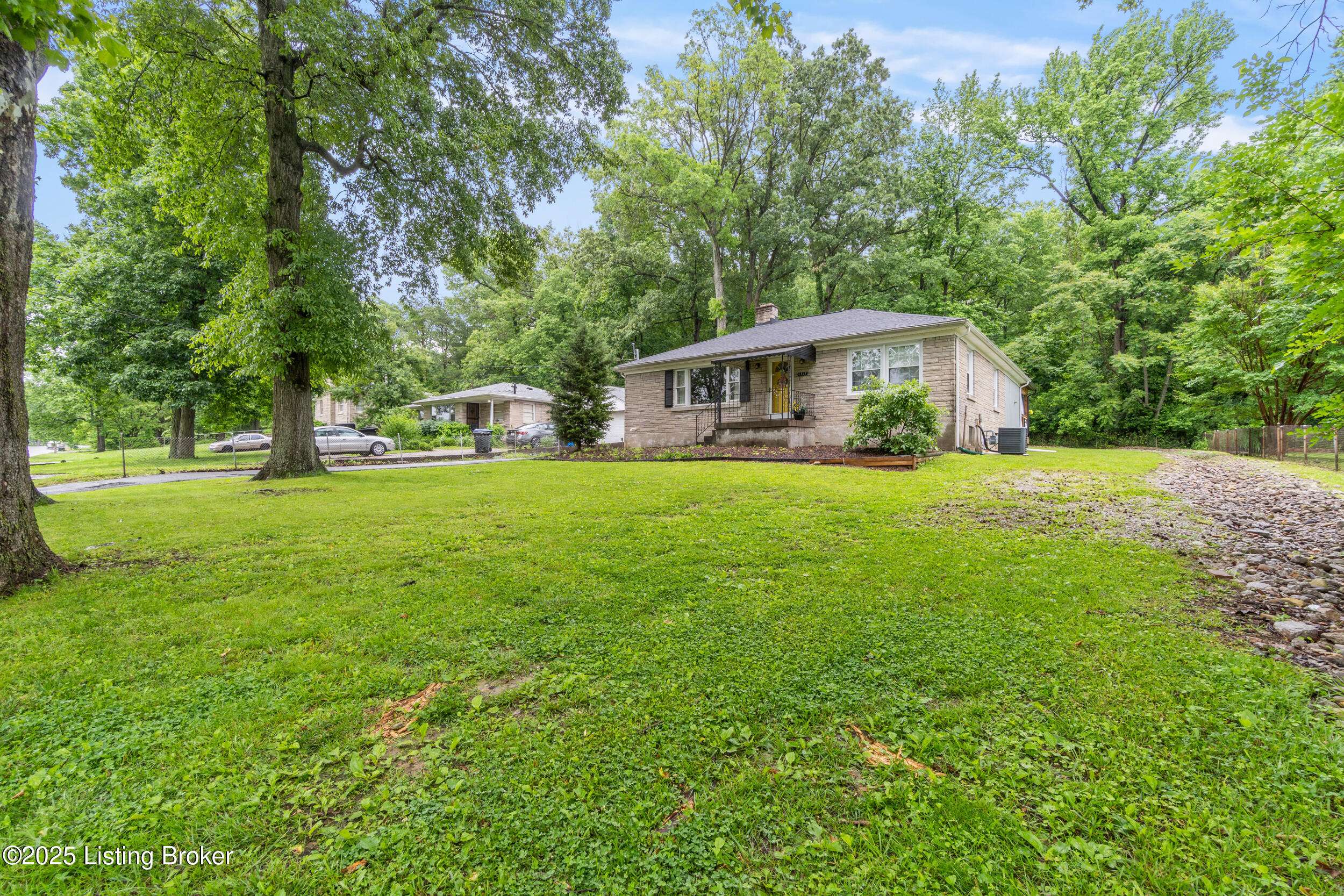 Fairdale, KY 40118,6707 Old New Cut Rd