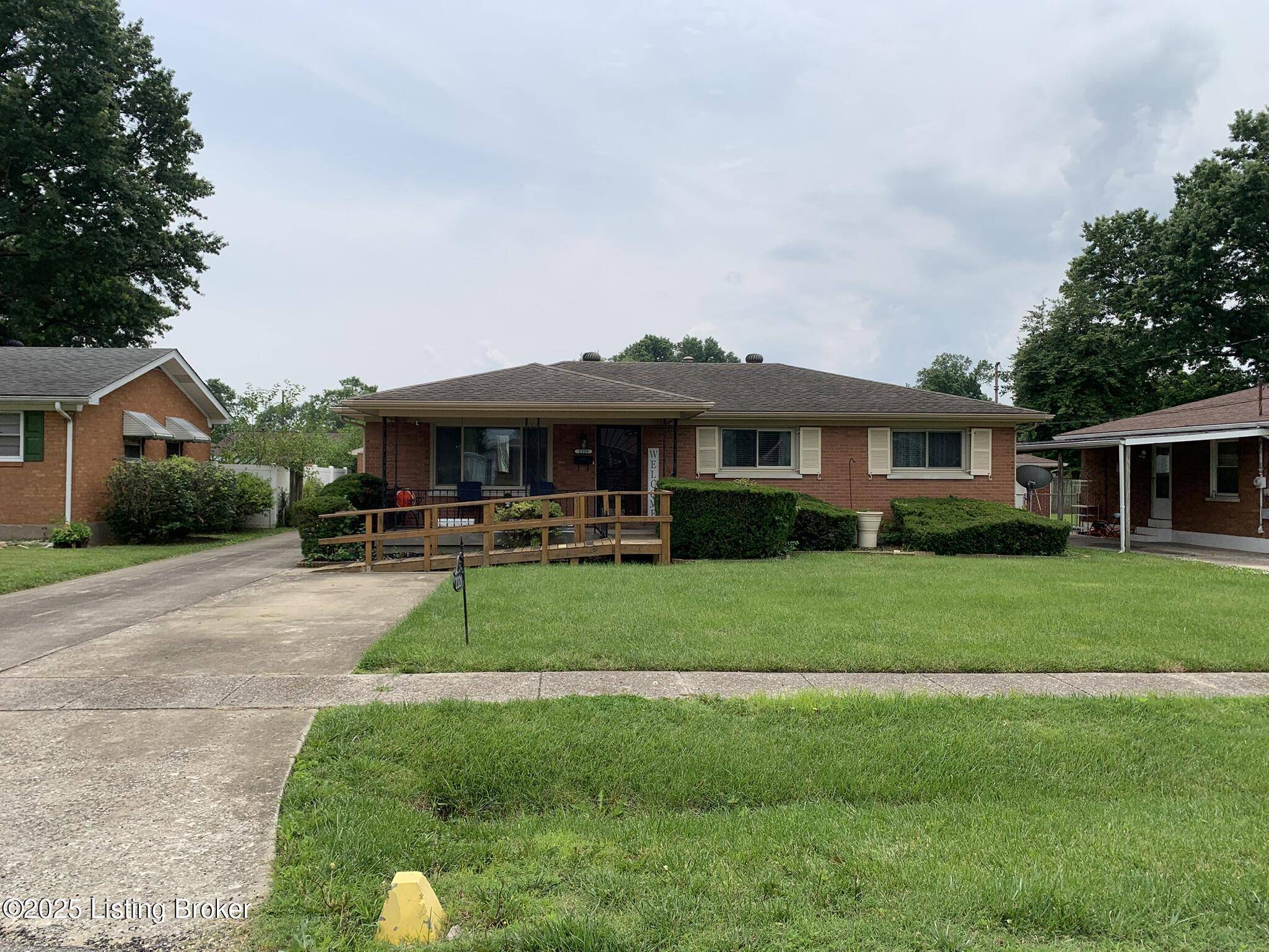 Louisville, KY 40216,2320 Mary Catherine Dr