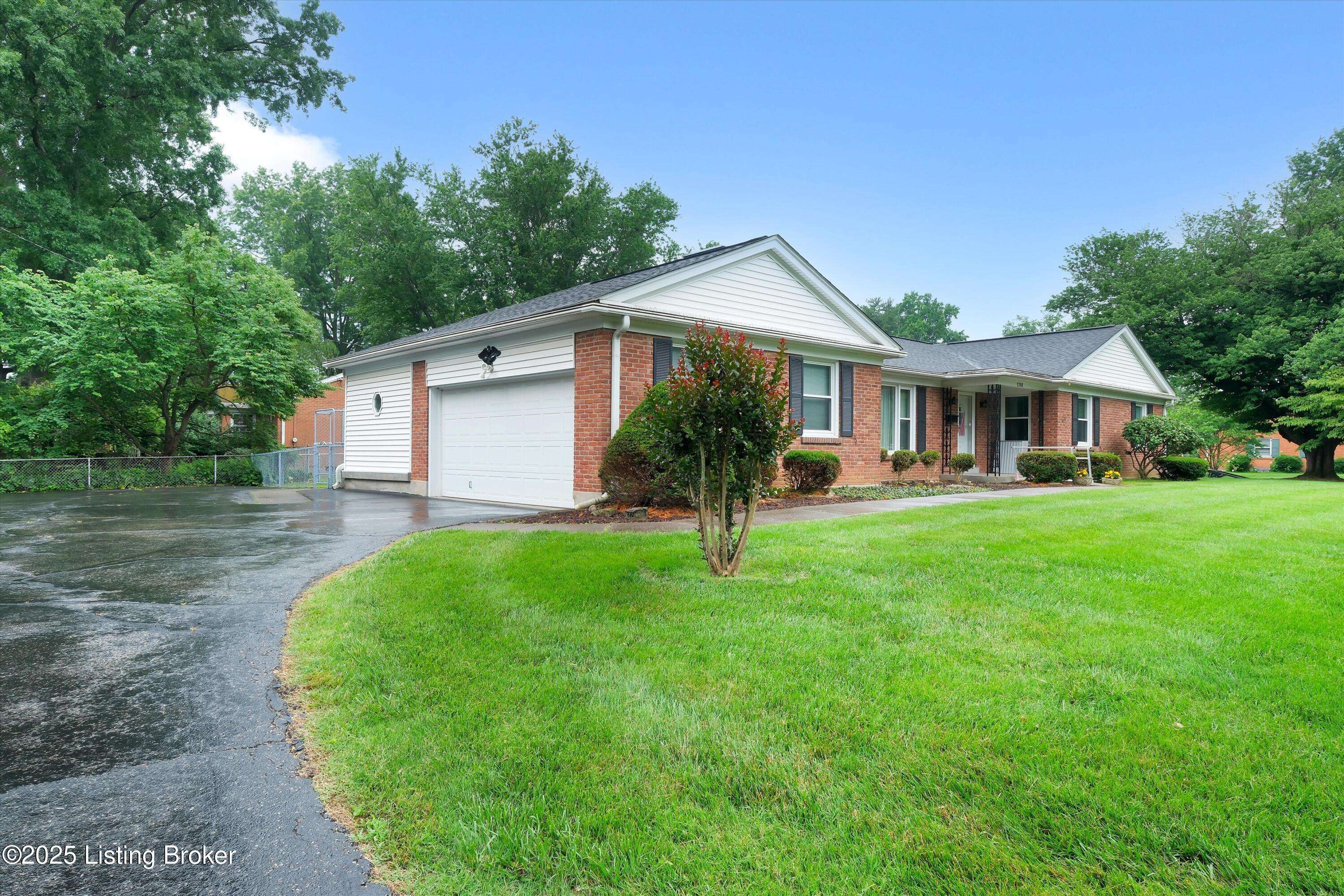 Louisville, KY 40222,7208 Glen Arbor Rd