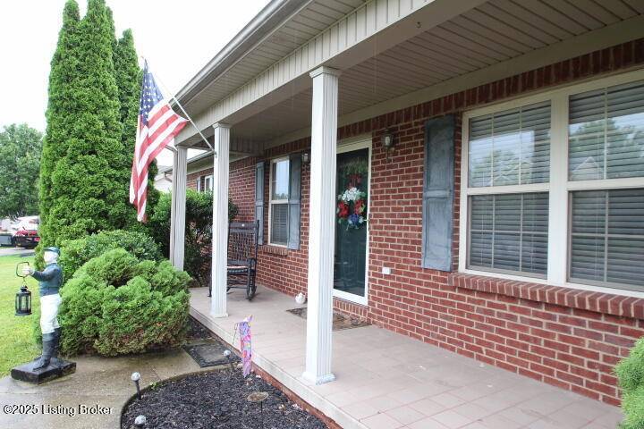 Lawrenceburg, KY 40342,4005 Paddock LOOP