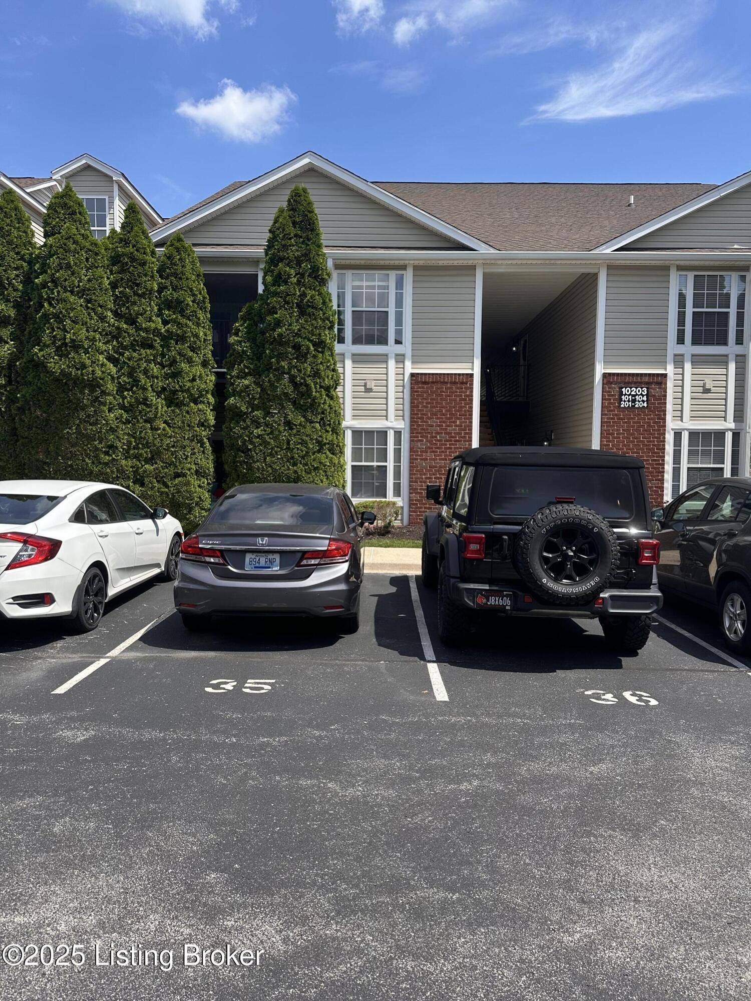 Louisville, KY 40291,10203 Deer Vista Dr #UNIT 102