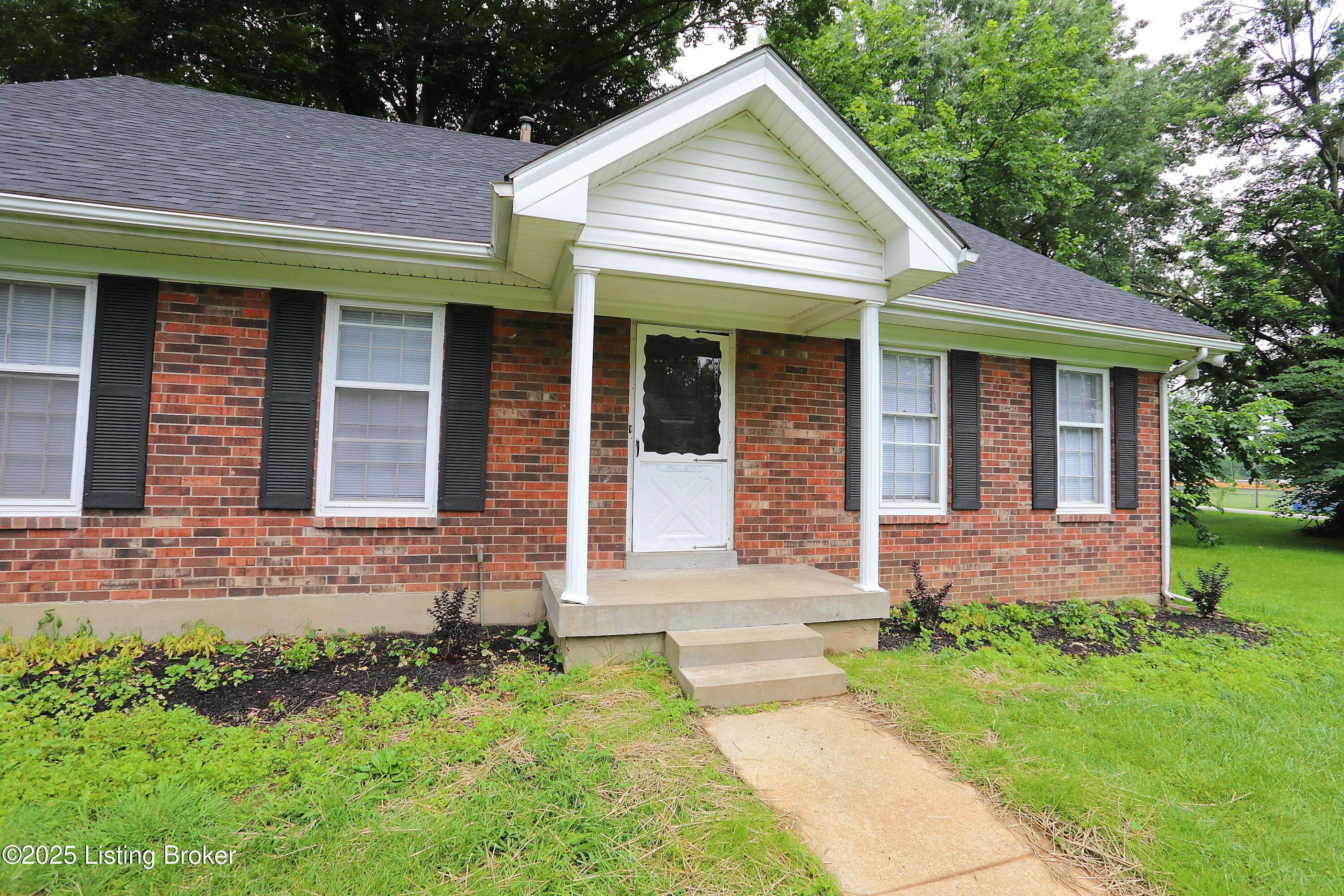 Louisville, KY 40228,7209 Victoria Dr