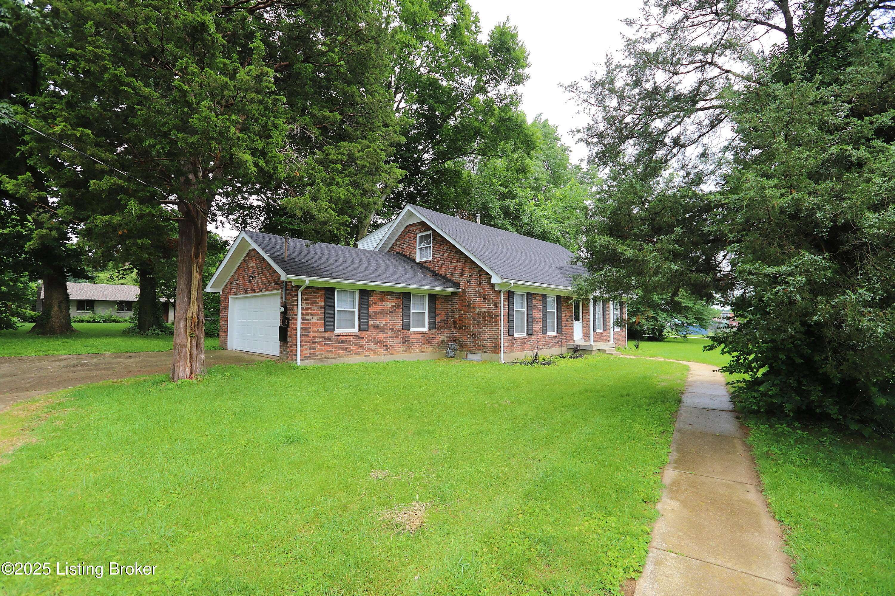 Louisville, KY 40228,7209 Victoria Dr
